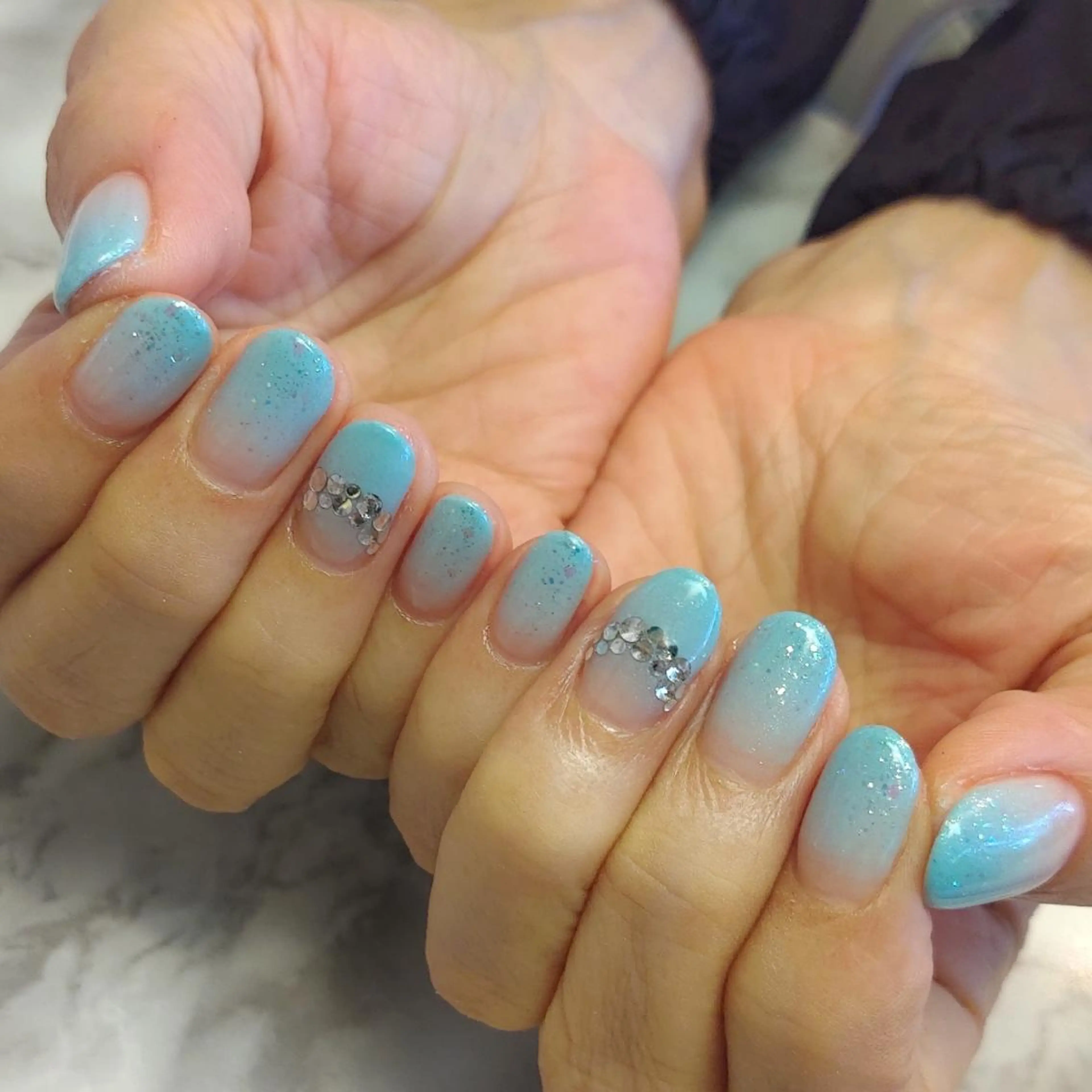 ネイル グラデーション ジェヌインネイル 河内のネイルデザイン