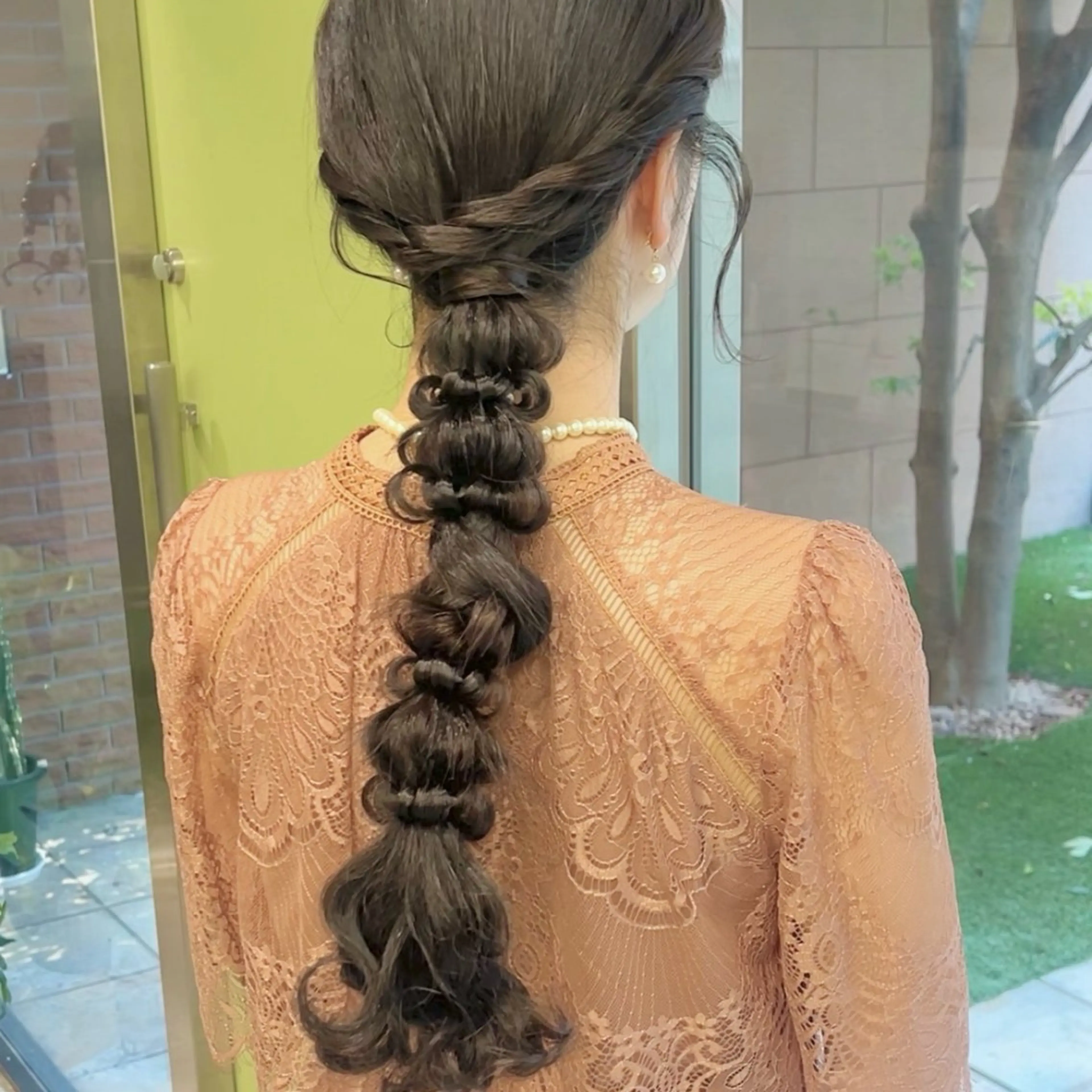 ロング ヘアアレンジ 結婚式・ブライダル くびれヘア 顔周りカット 髪質改善 韓国風ヘア ヘアセット ブリーチなしベージュ /ヘアセット/ミユのヘアスタイル