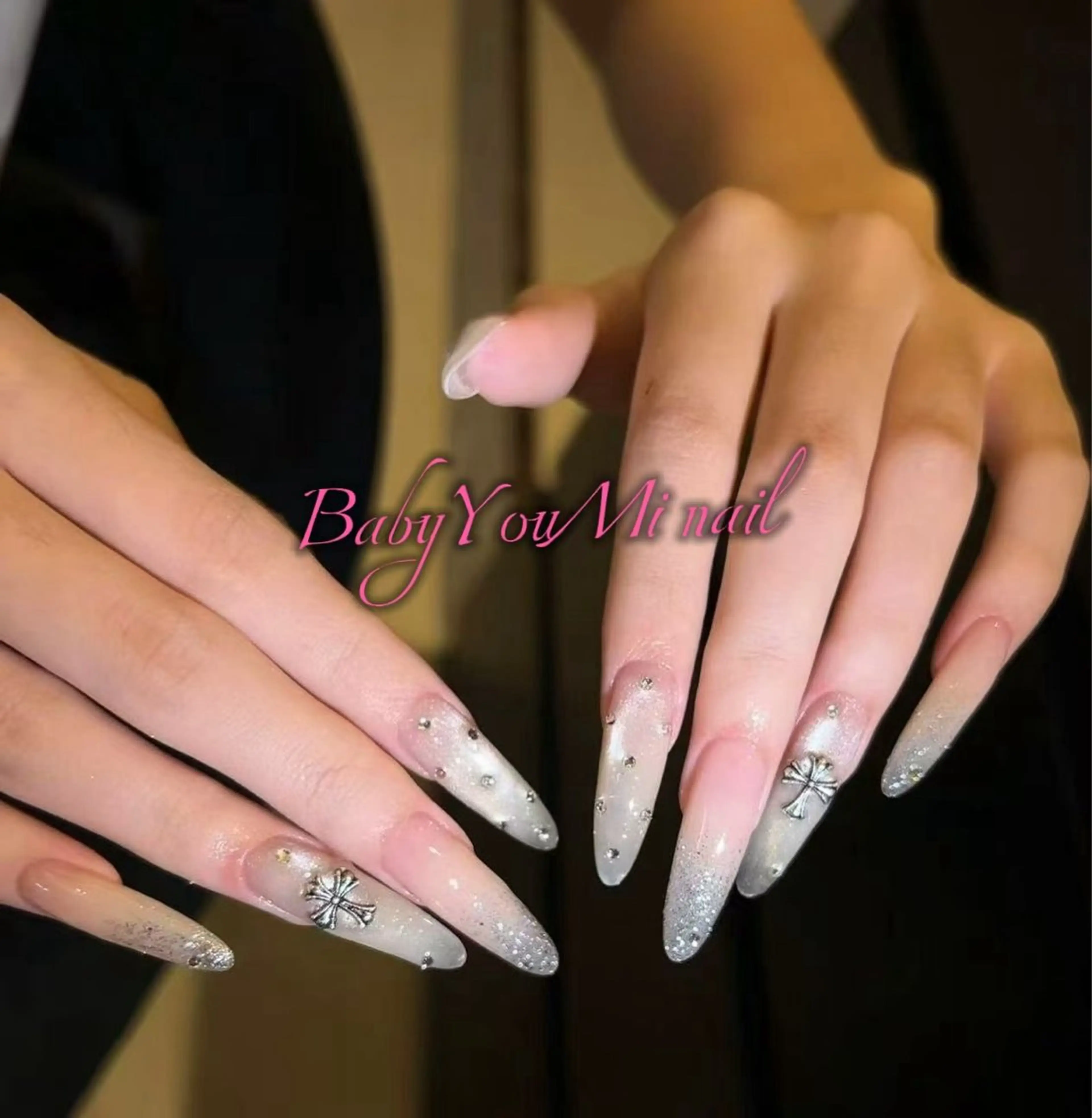 ネイル オーロラネイル フラワーネイル フットネイル フレンチネイル ジェルネイル ハンドネイル BabyYouMi nailのネイルデザイン