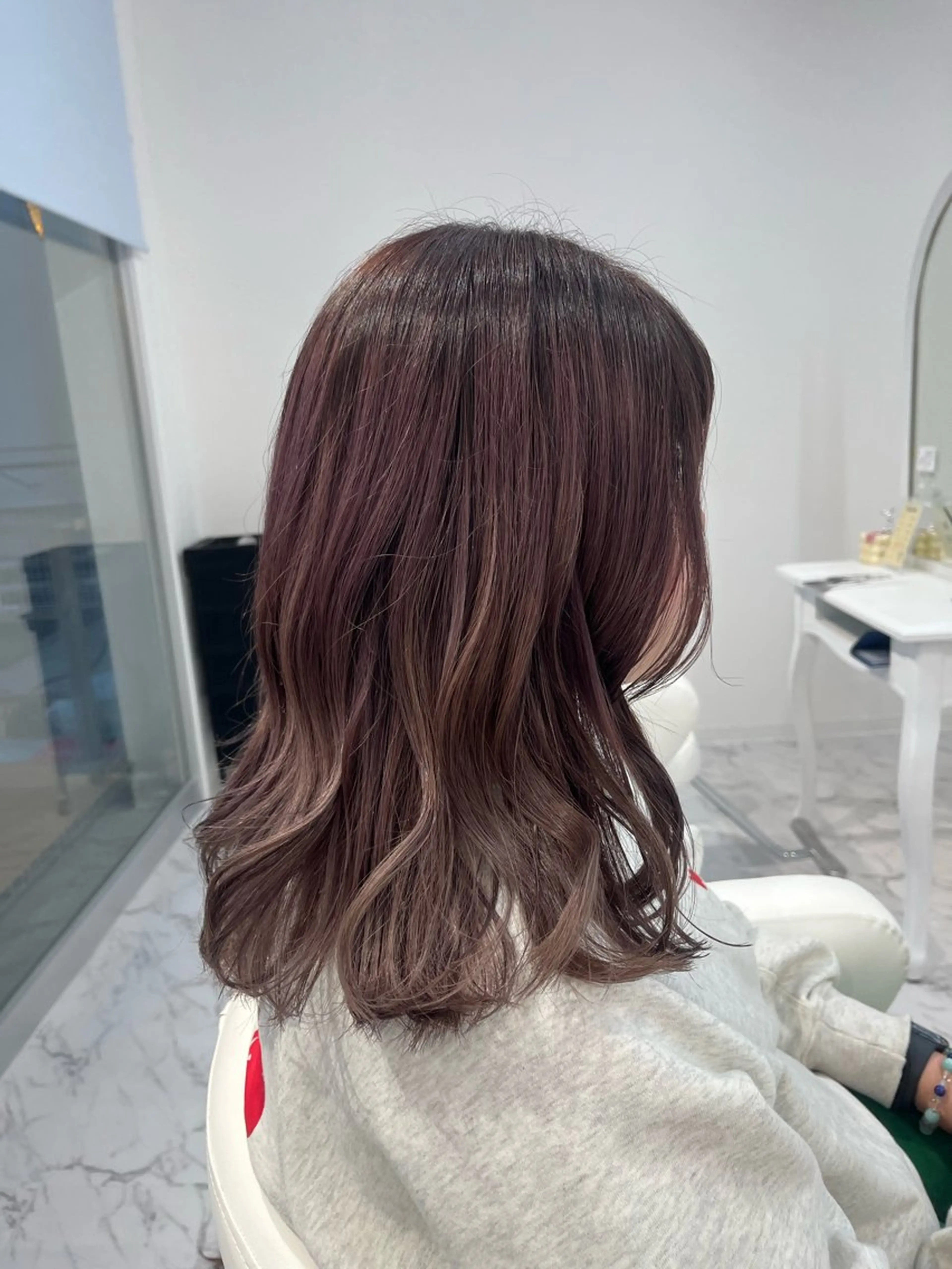 ロング u nagomiのヘアスタイル