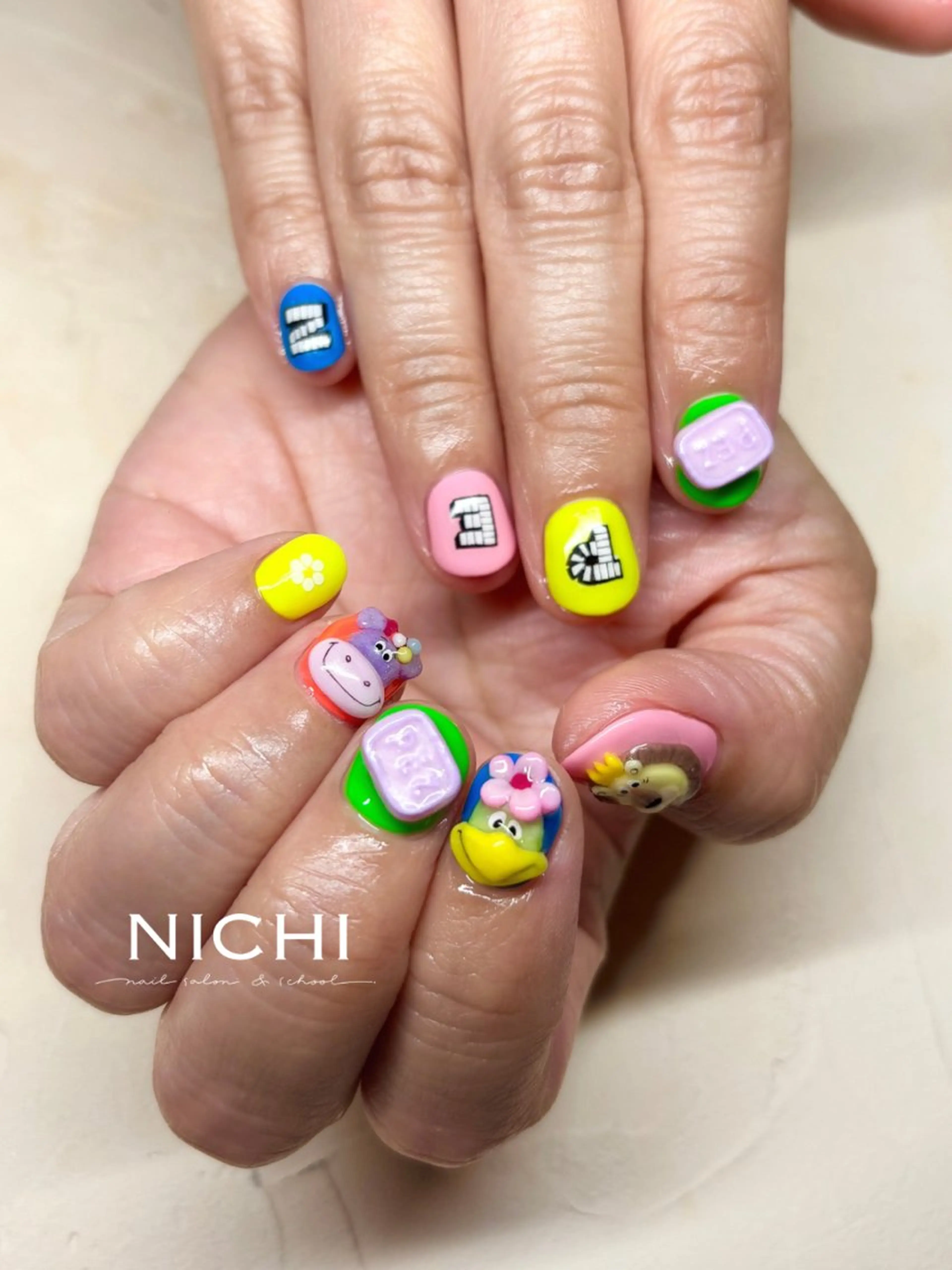 ショート ハンドネイル NICHI nail salon & school所属・NICHI 田所梨英のネイルデザイン