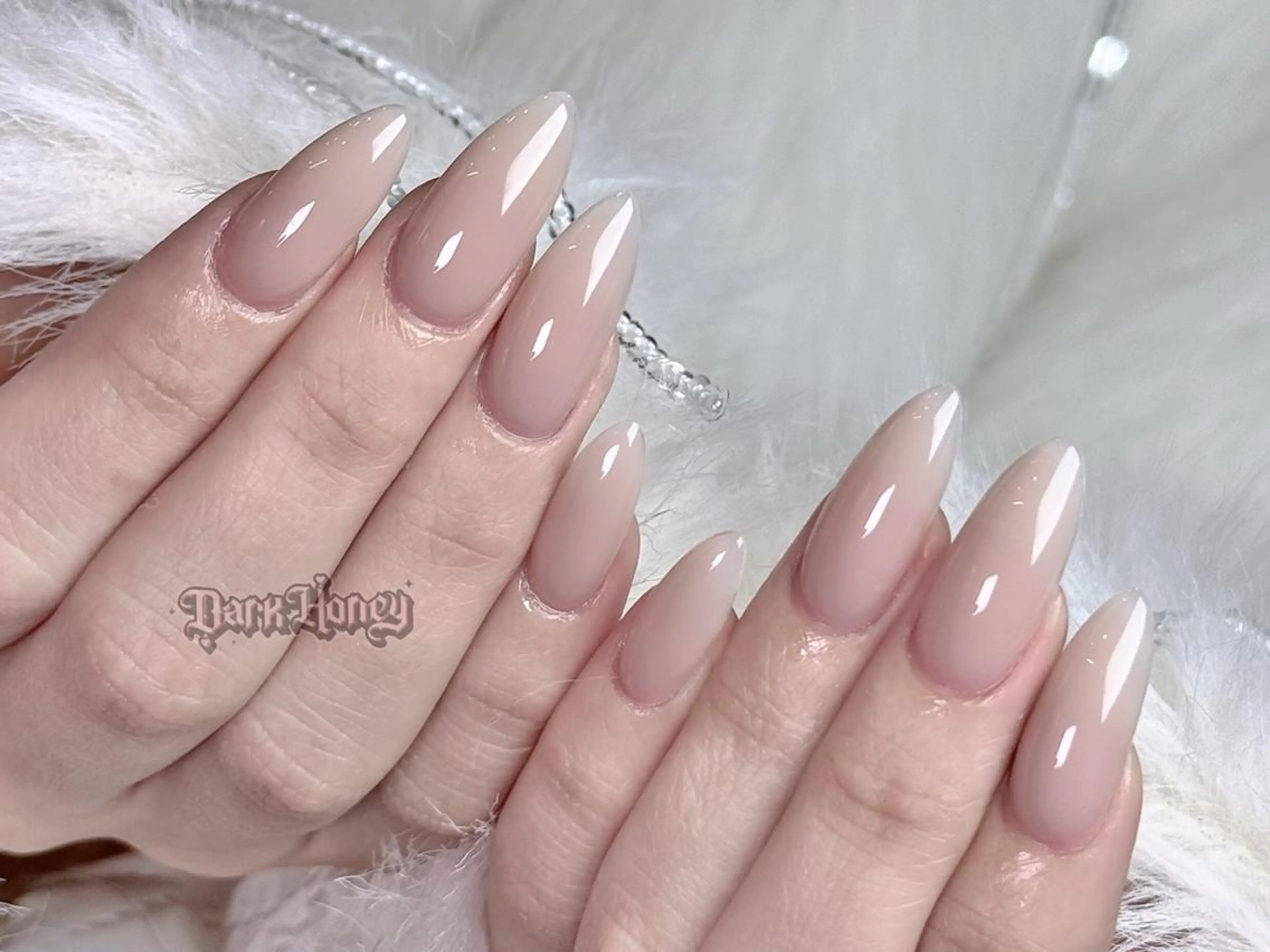 ネイル ハンドネイル Dark Honey Susuのネイルデザイン