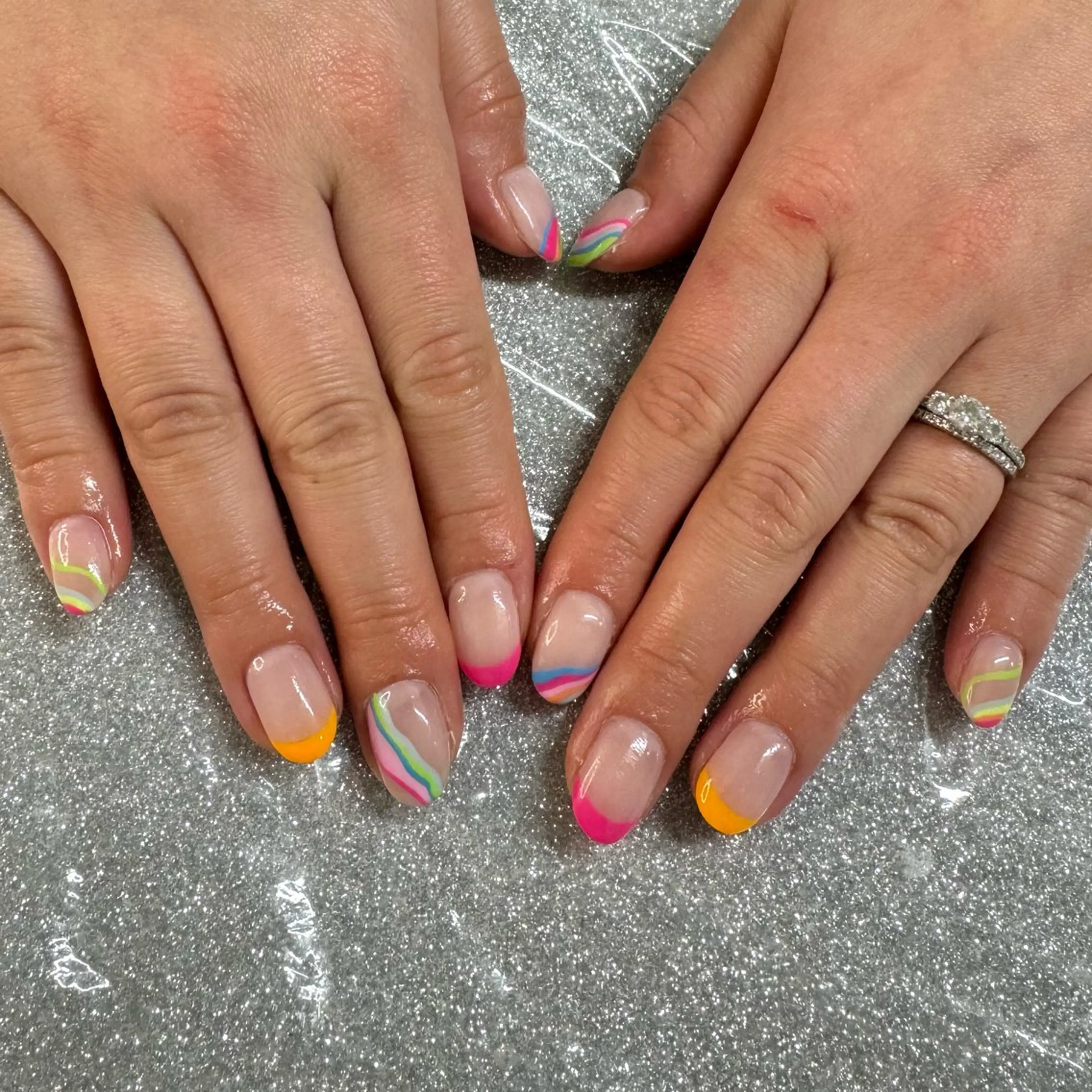 ネイル ハンドネイル VIERU 🌈🎀💖のネイルデザイン