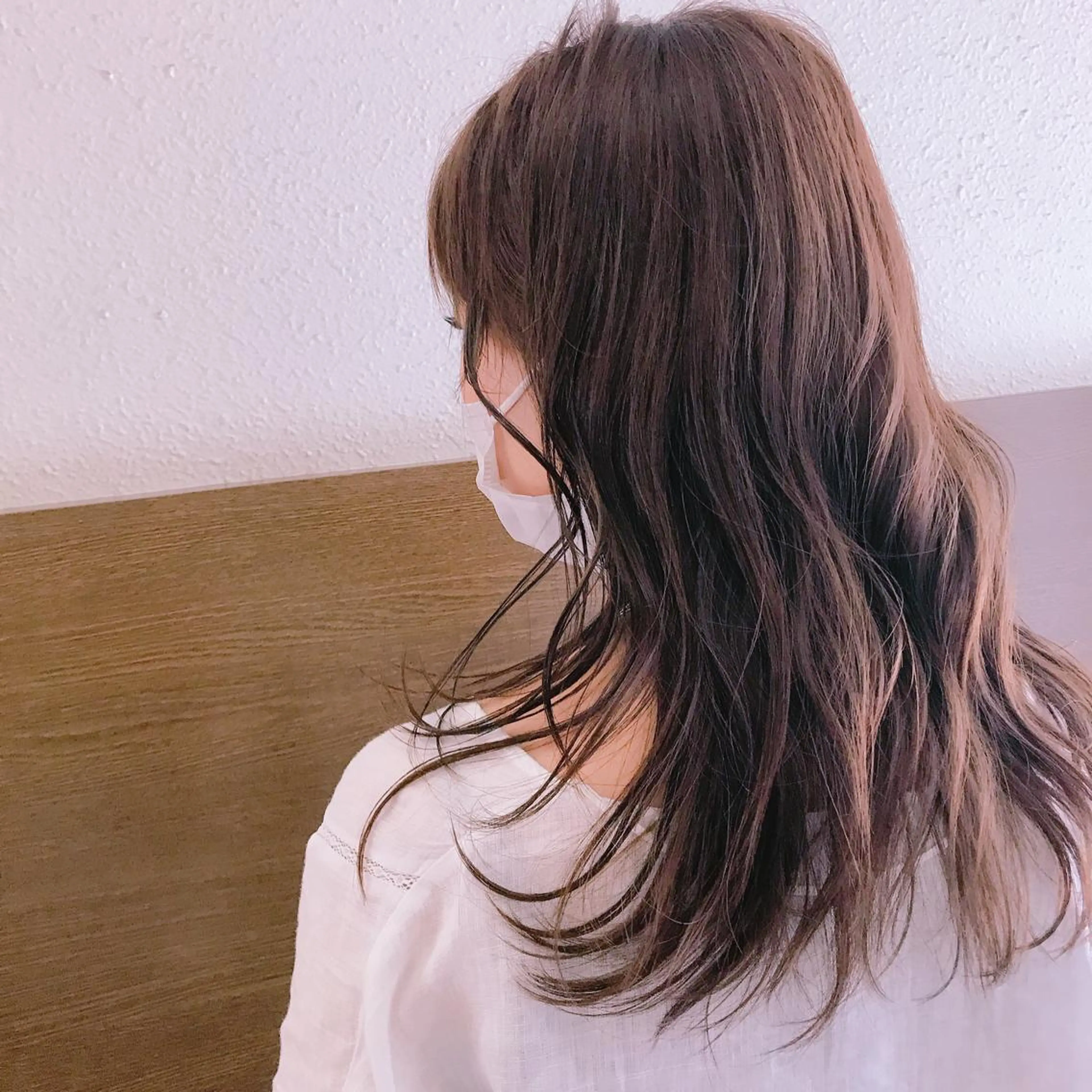セミロング 関 沙緒里のヘアスタイル