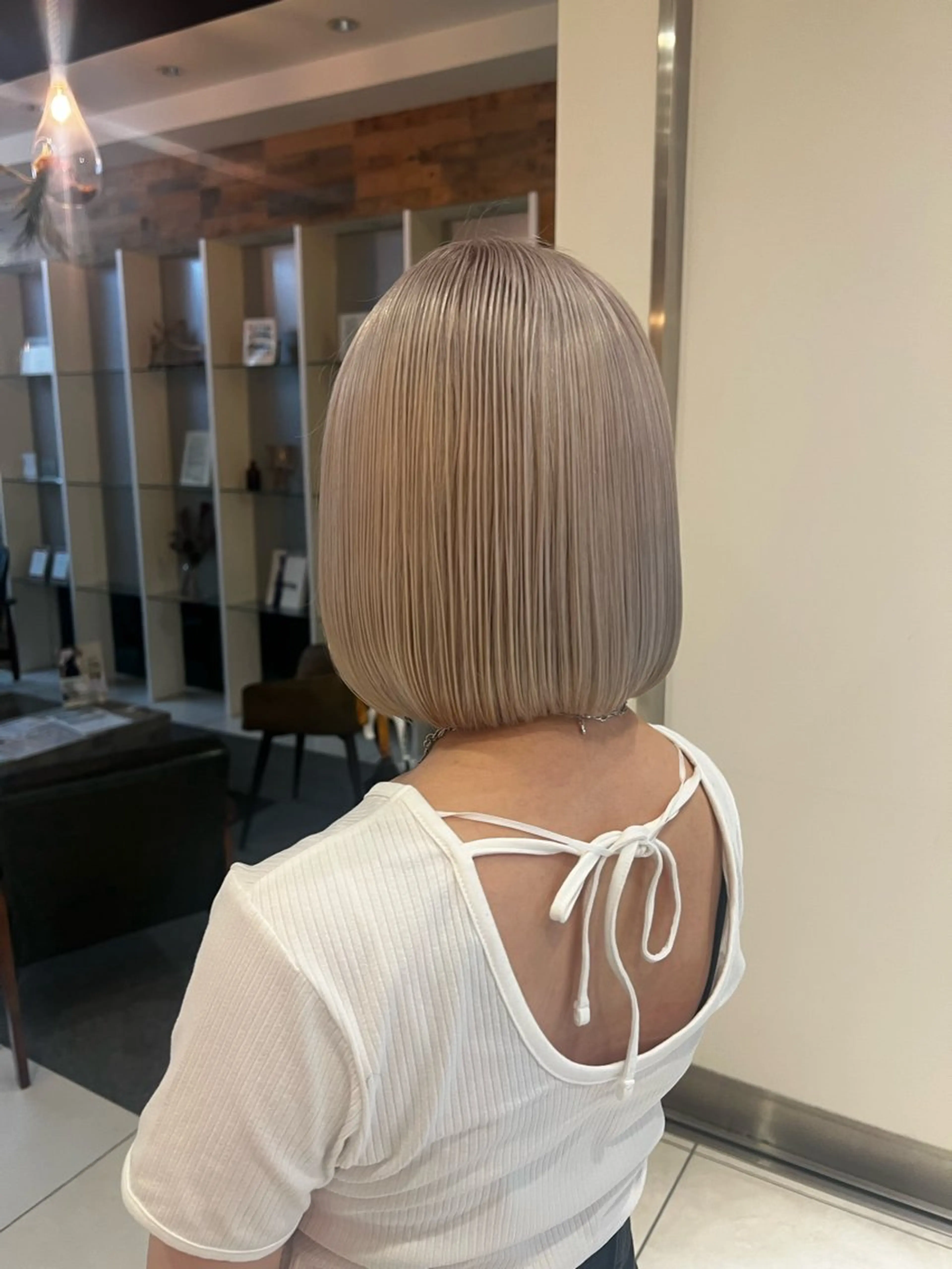 カラー hiyori /ハイトーンカラーのヘアスタイル