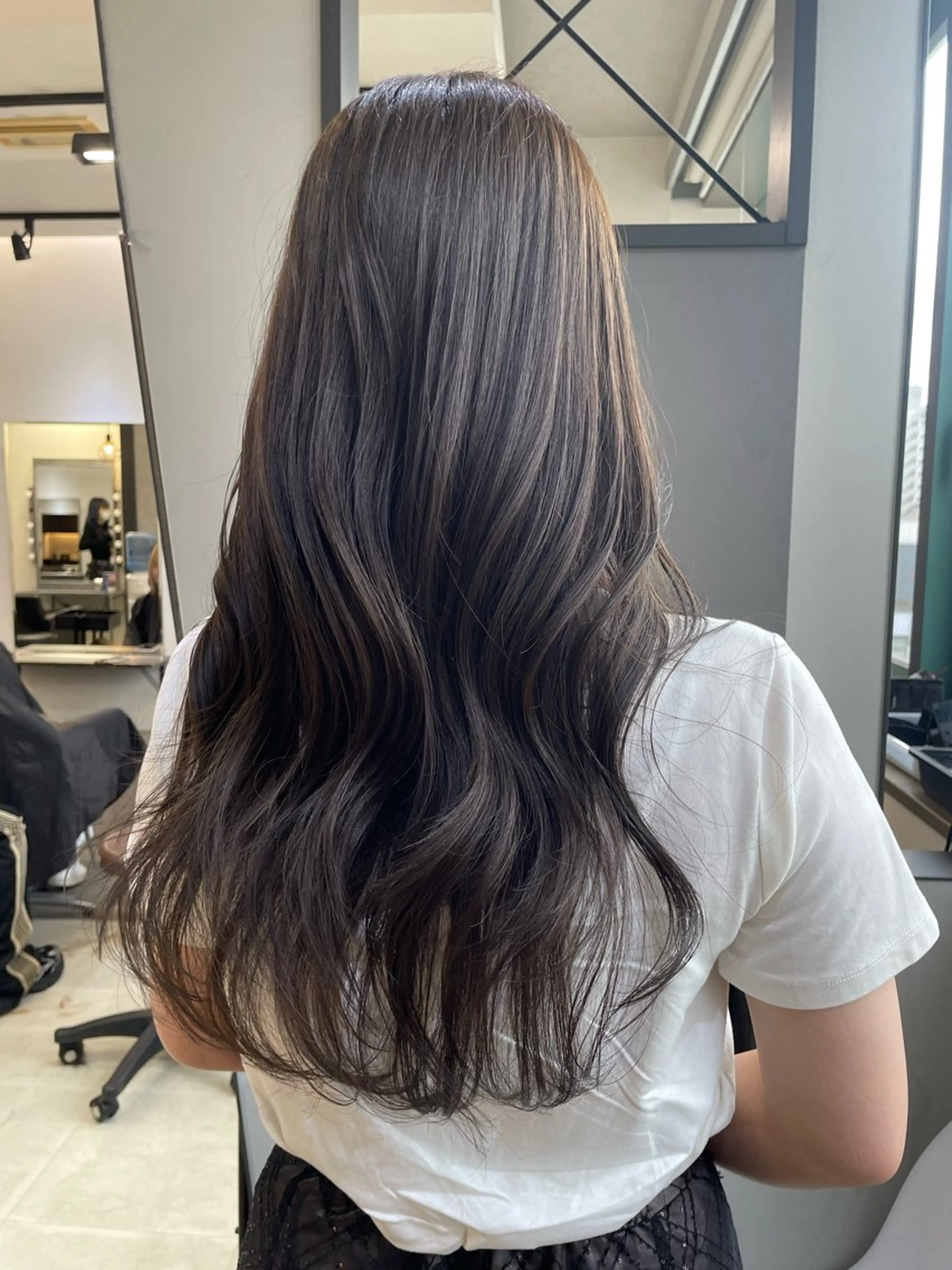ロング カラー AIRI layer cut hairのヘアスタイル