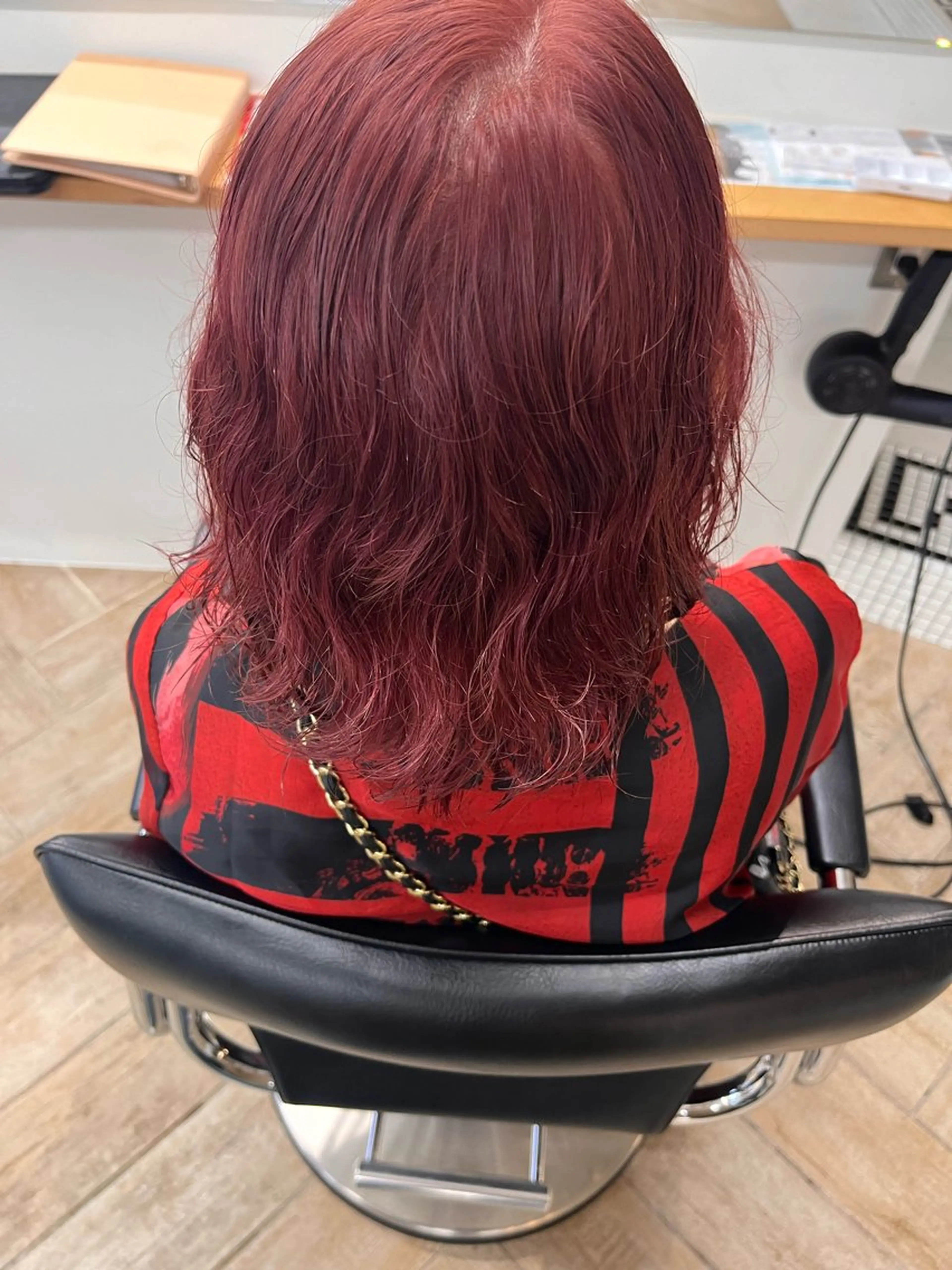 ミディアム カラー ブリーチ レッドカラー パーマ/縮毛矯正/ LUVISM佐藤里咲のヘアスタイル