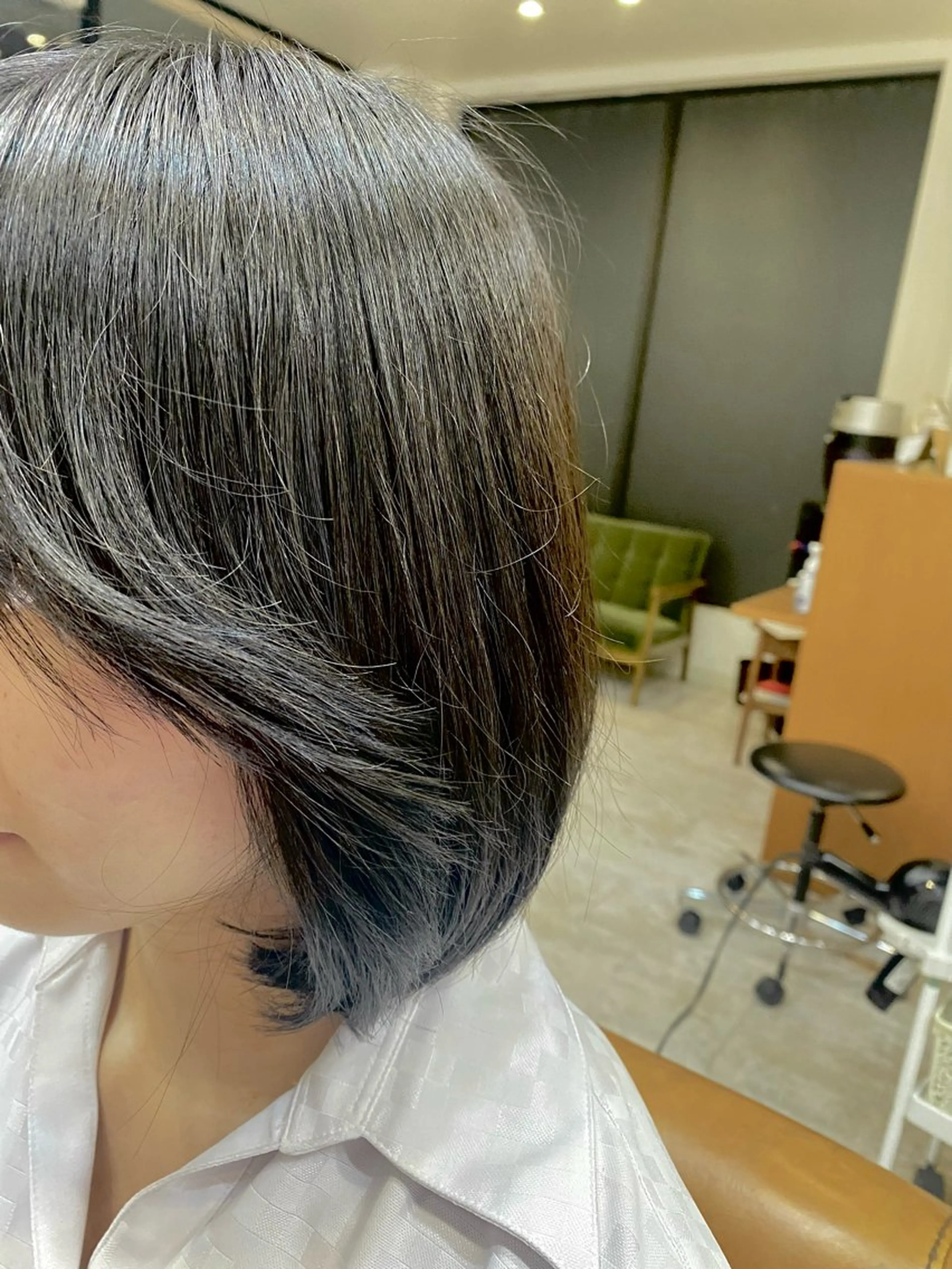 ミディアム カラー 黒髪 ブルーカラー ブルーブラック 韓国風ヘア 田崎 暁大のヘアスタイル