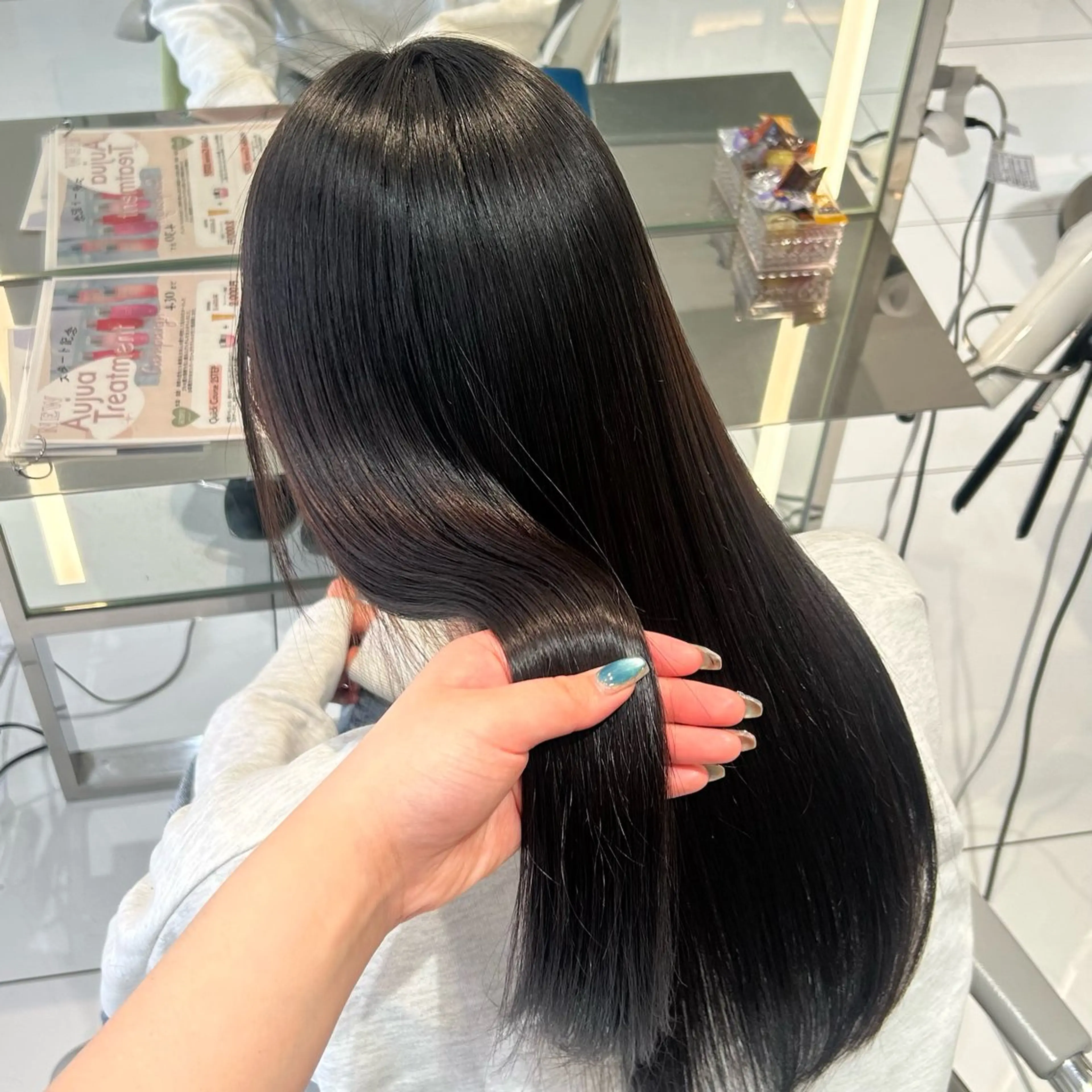 縮毛矯正 ココナ./ 艶っぽカラー🐏のヘアスタイル