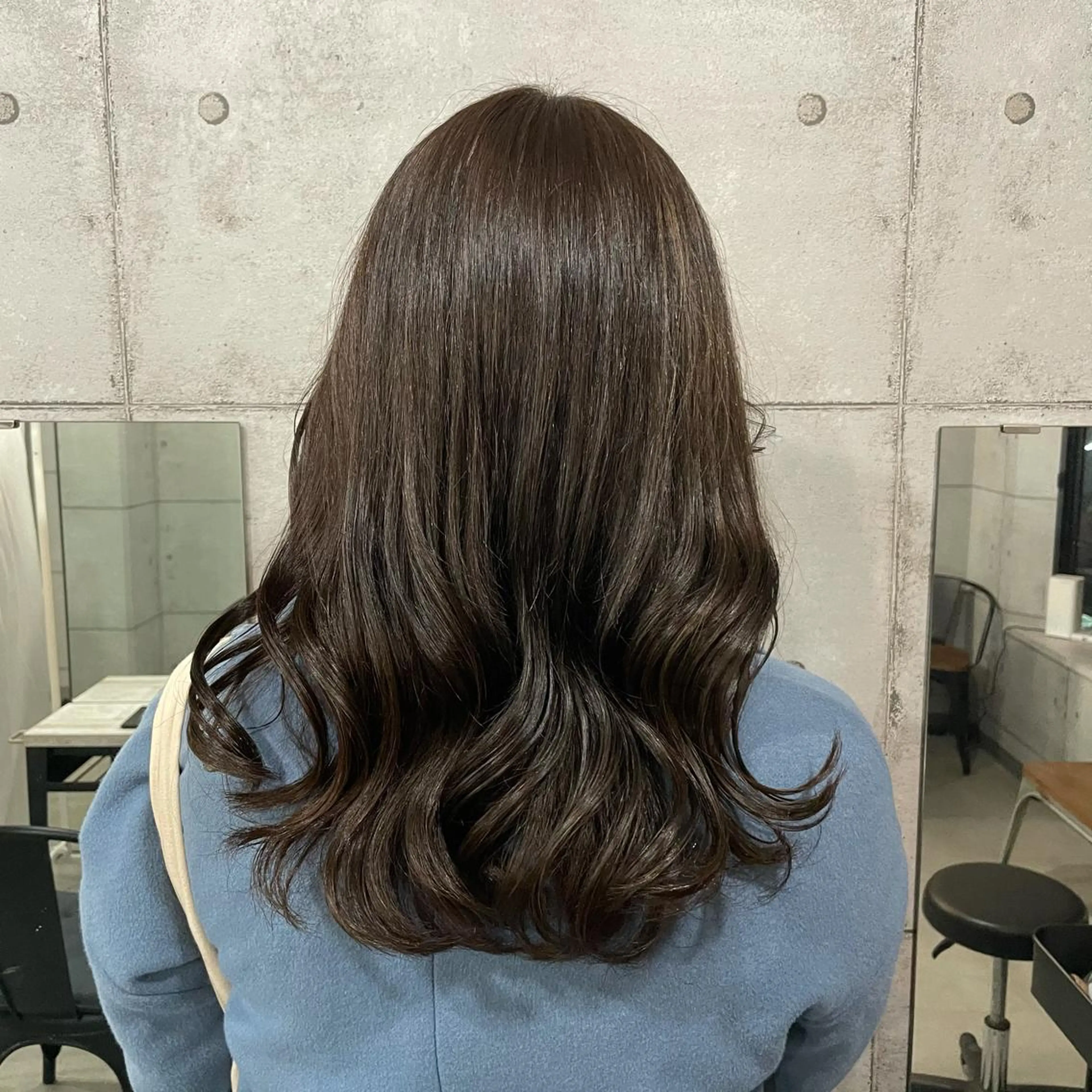 ミディアム カラー パーマ ヘアアレンジ メンズ キッズ ネイル マツエク・マツパ メンズブリーチ ブリーチ 切りっぱなしヘアボブ ミディアムヘアRYOのヘアスタイル