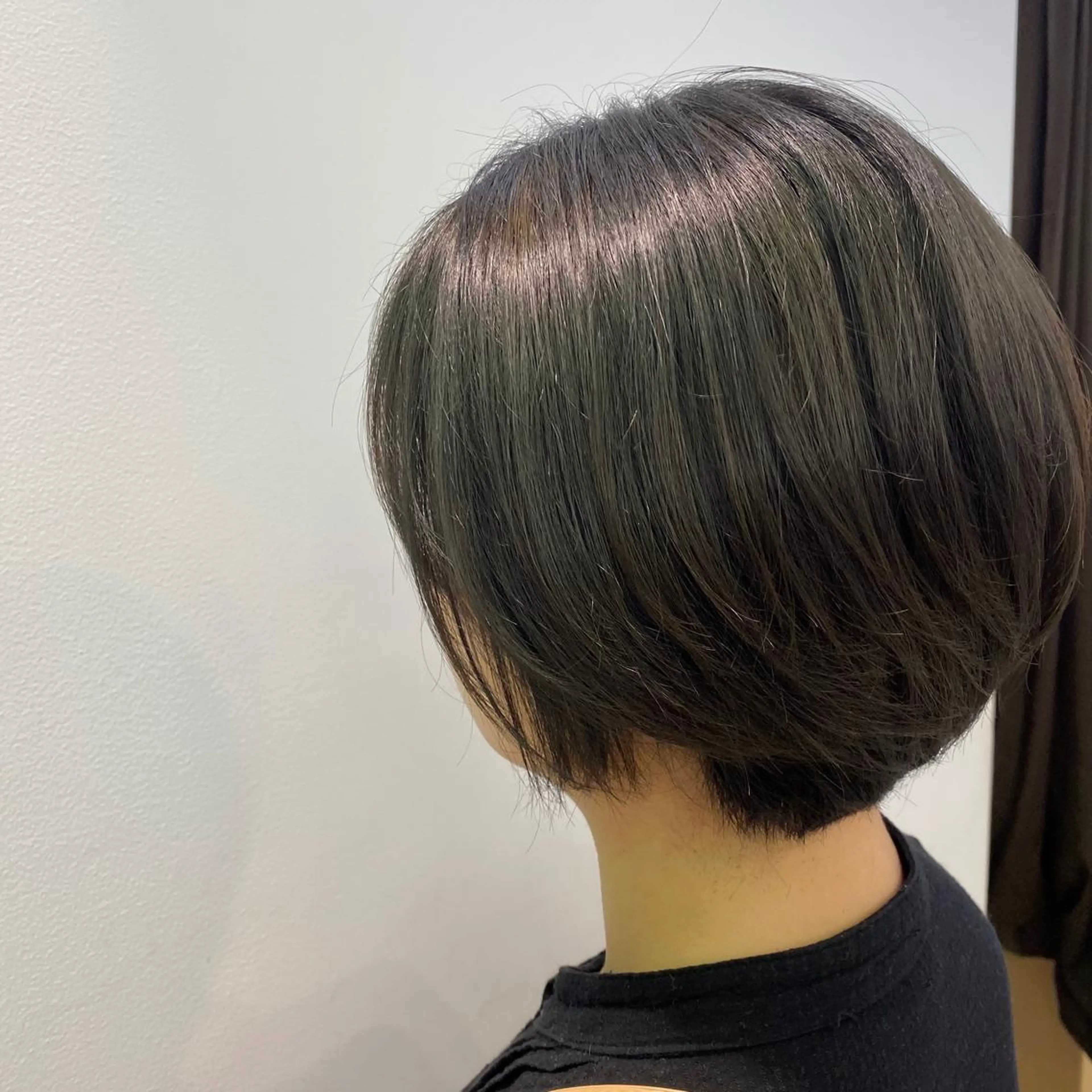 ショート カラー 渡邊 唯のヘアスタイル