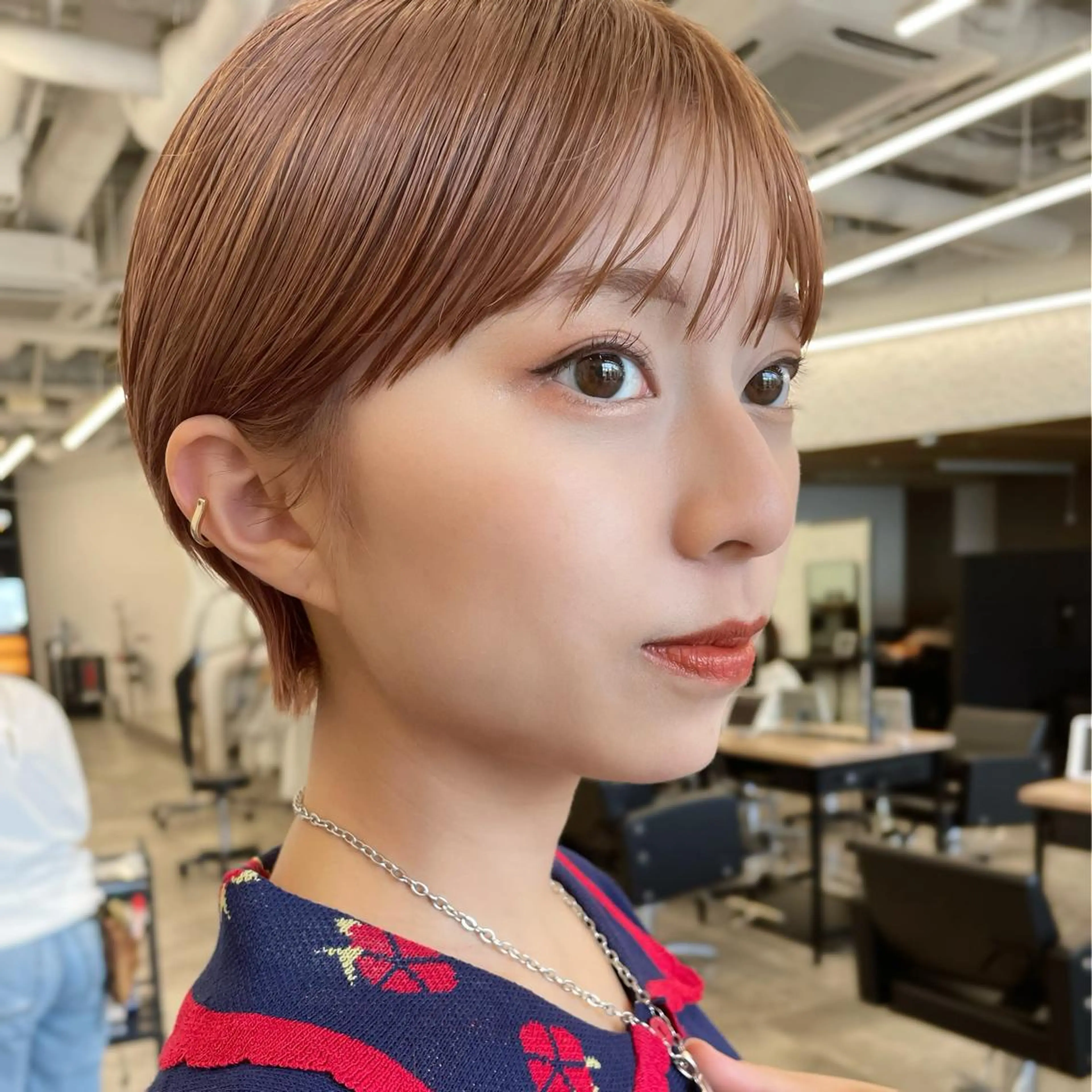 ショート カラー ハイトーンカラー ハイトーンオレンジ オレンジ ショートヘア レイヤー/ショート透 明感カラー/西田祐賀のヘアスタイル