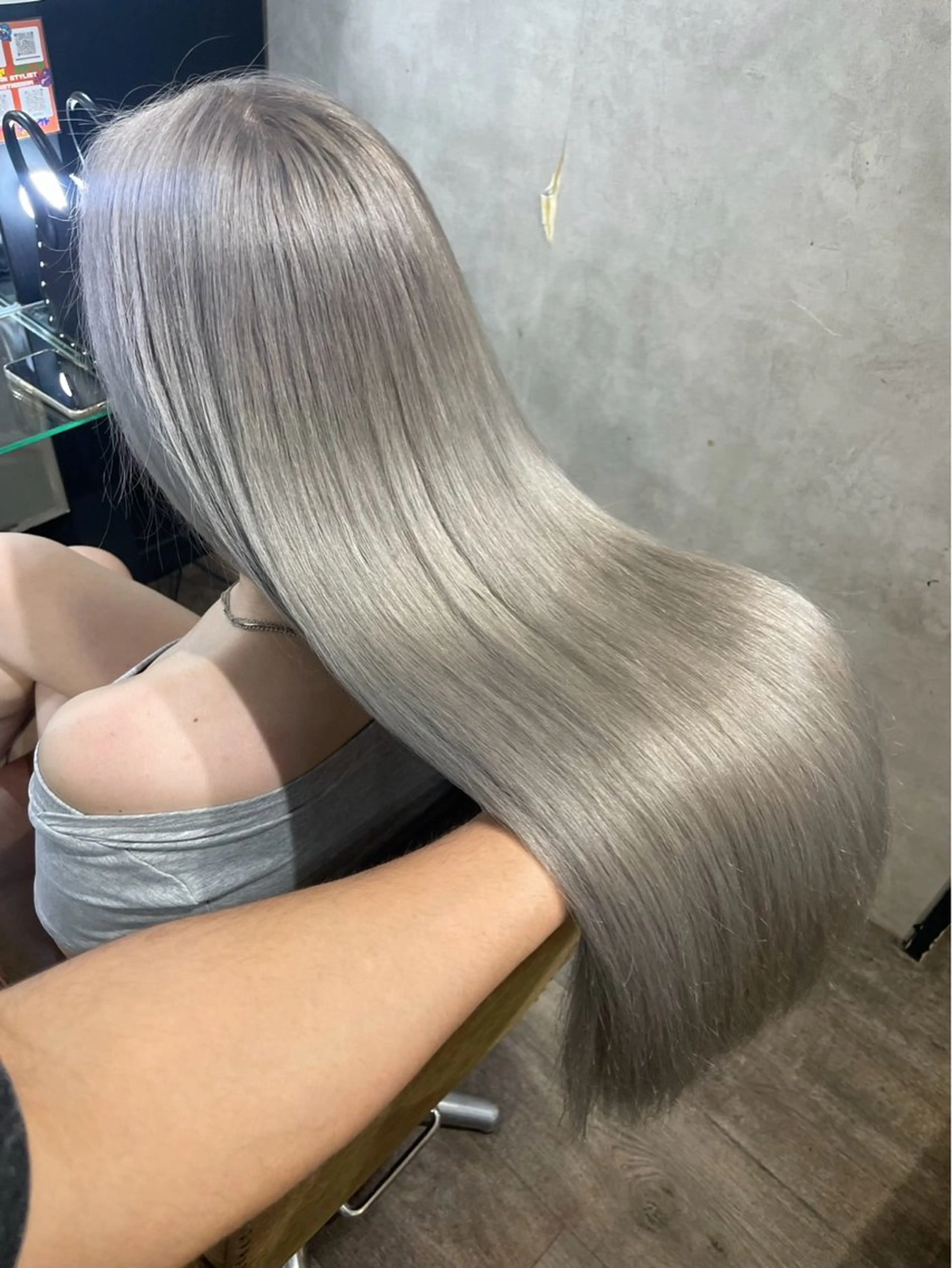 ロング カラー ダブルカラー 近藤 慧依のヘアスタイル