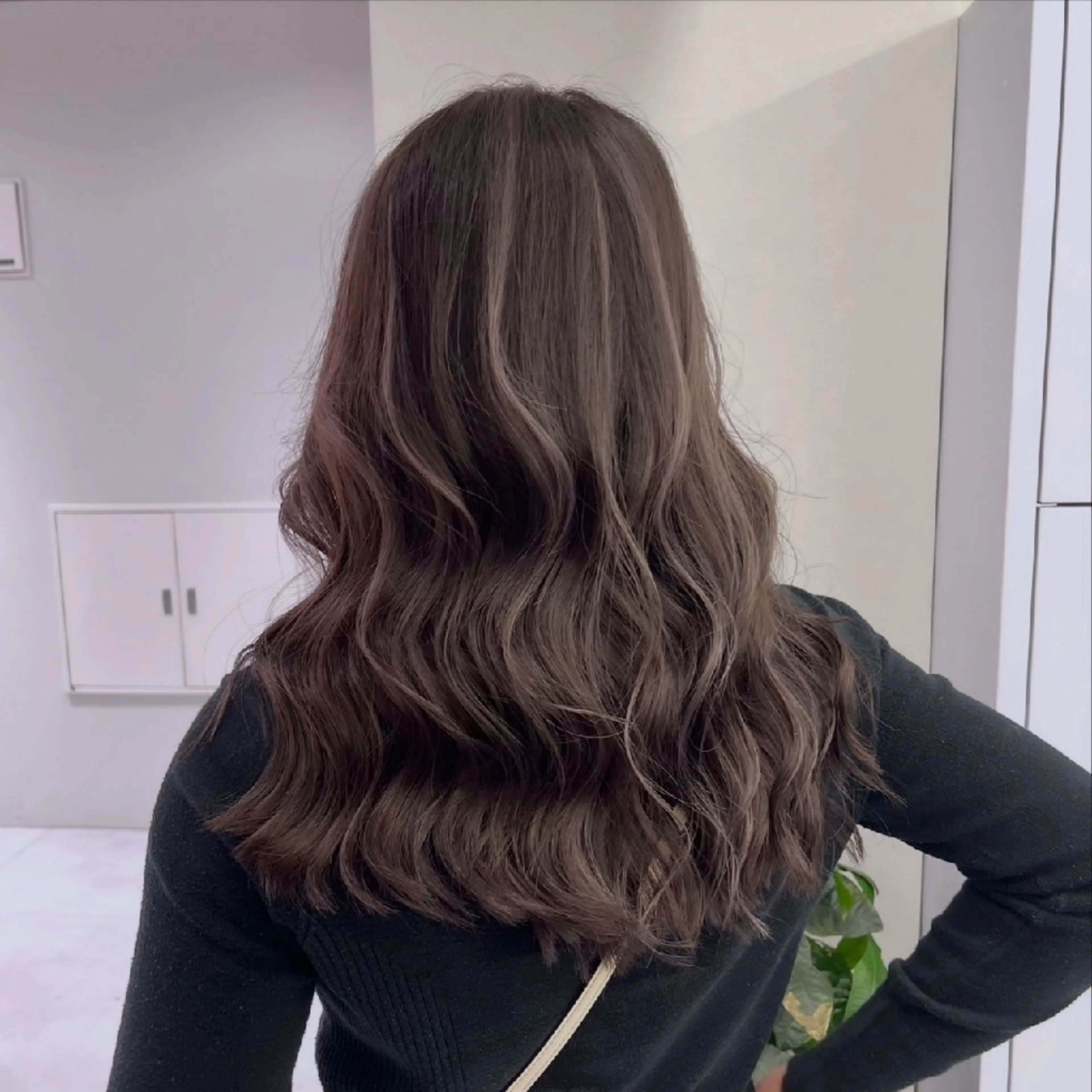 セミロング ハイライト 髪質改善 韓国風ヘア レイヤーカット piLLon 心斎橋のヘアスタイル