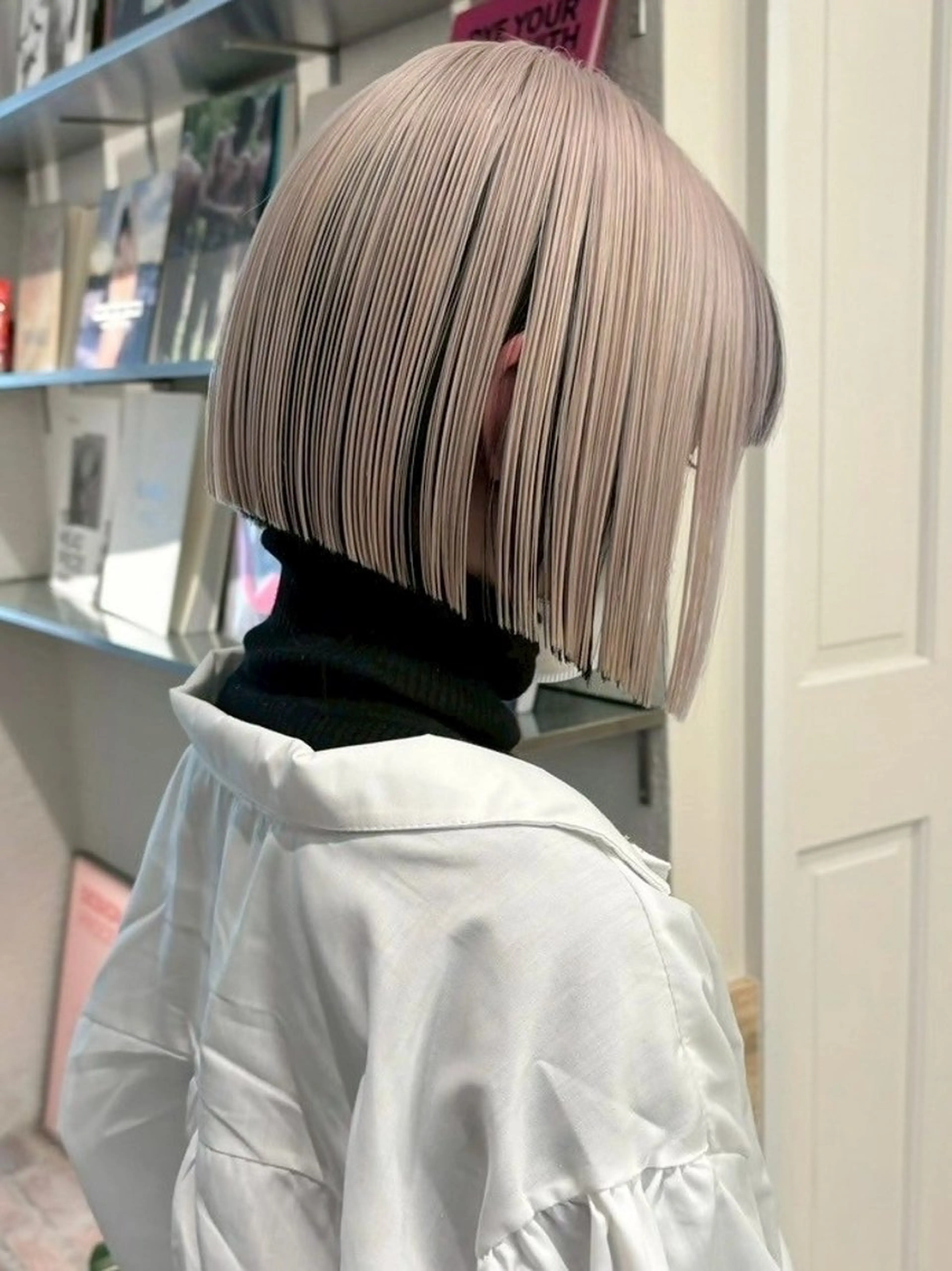 カラー ショート 黒髪 ヘアカラー ケアブリーチ特化 same 🦈のヘアスタイル