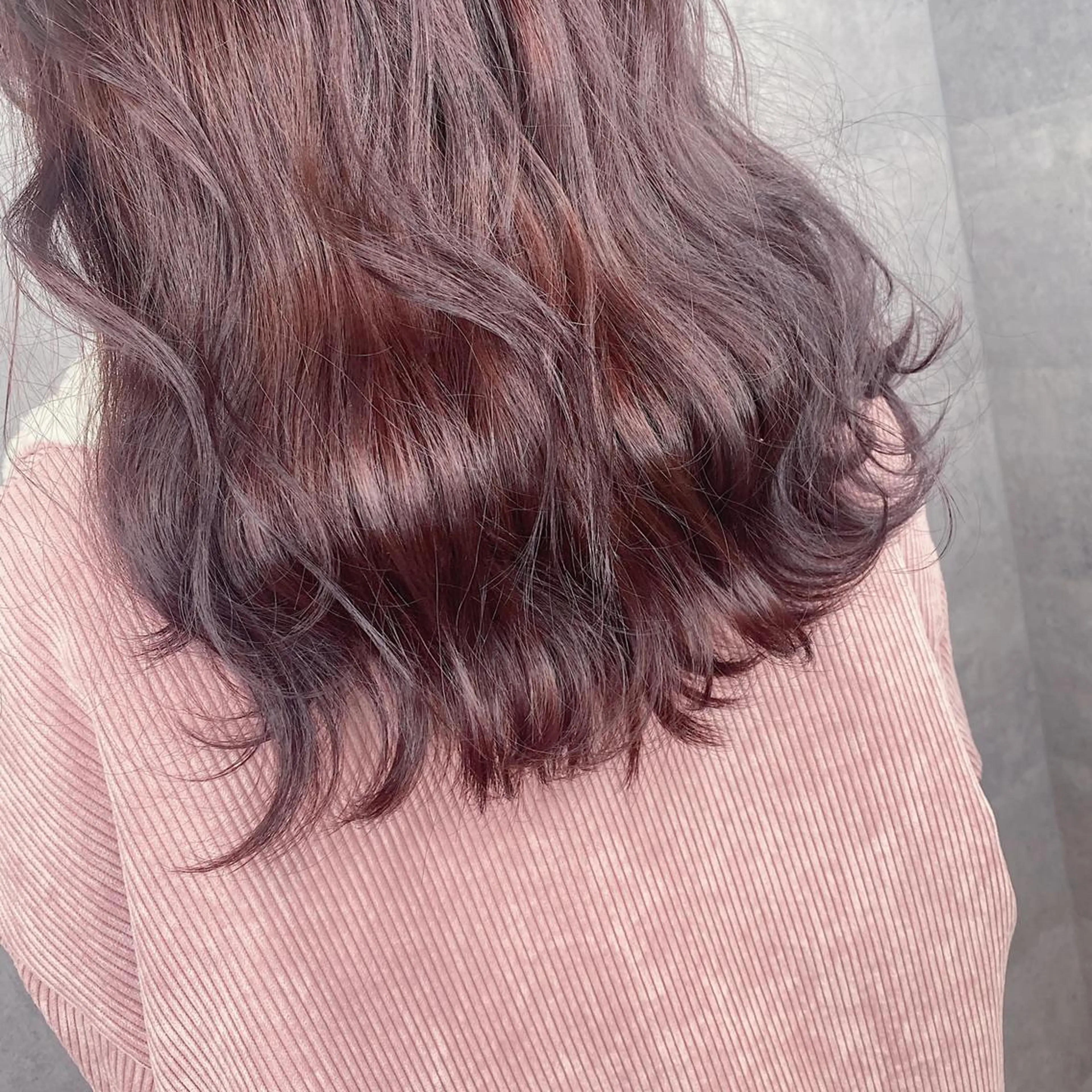 ミディアム カラー _WHITE 天王寺のヘアスタイル