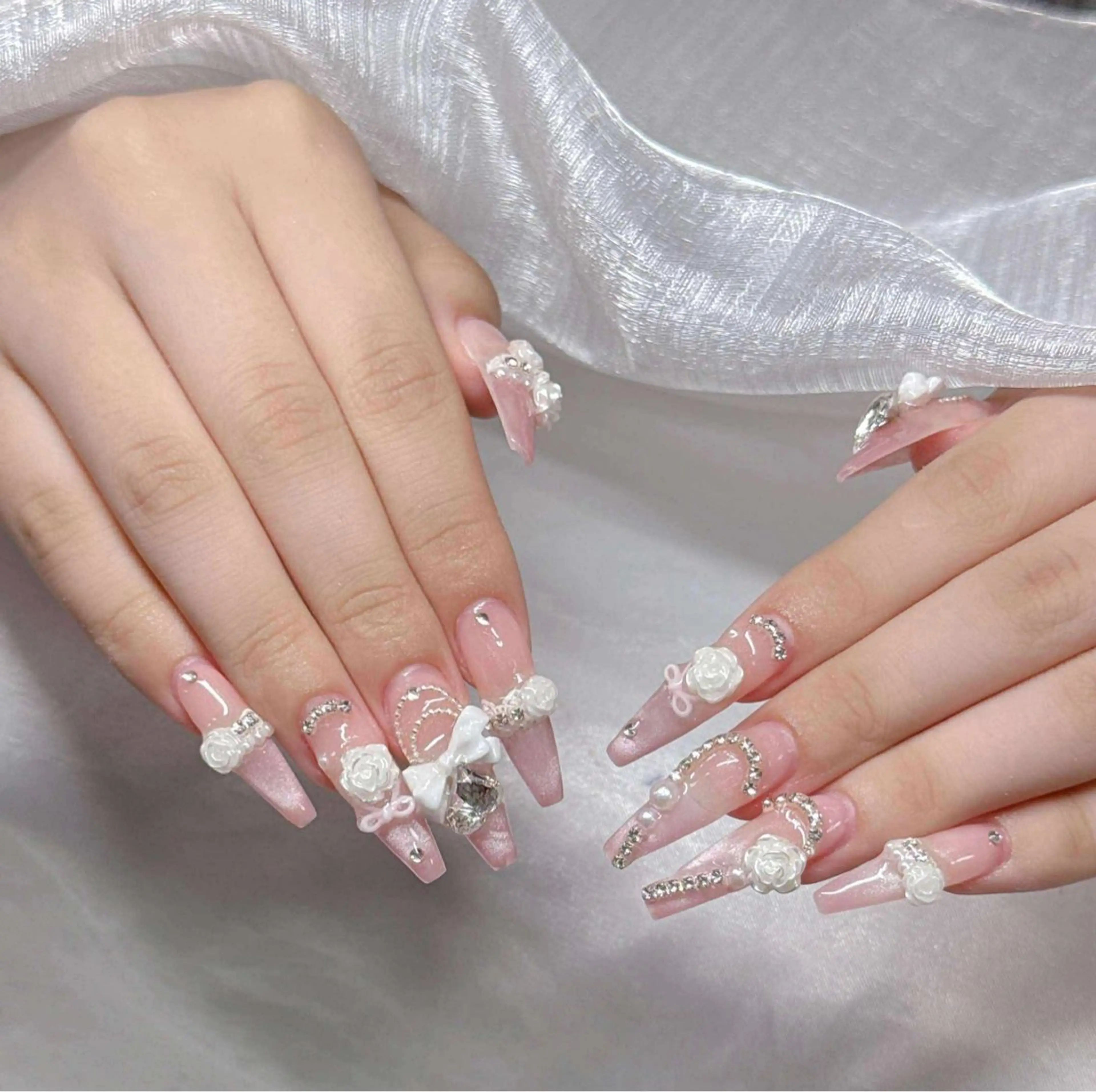 ネイル 長さ出し グラデーション 卒業式 キラキラネイル マグネットネイル ハンドネイル Lee Nailsのネイルデザイン