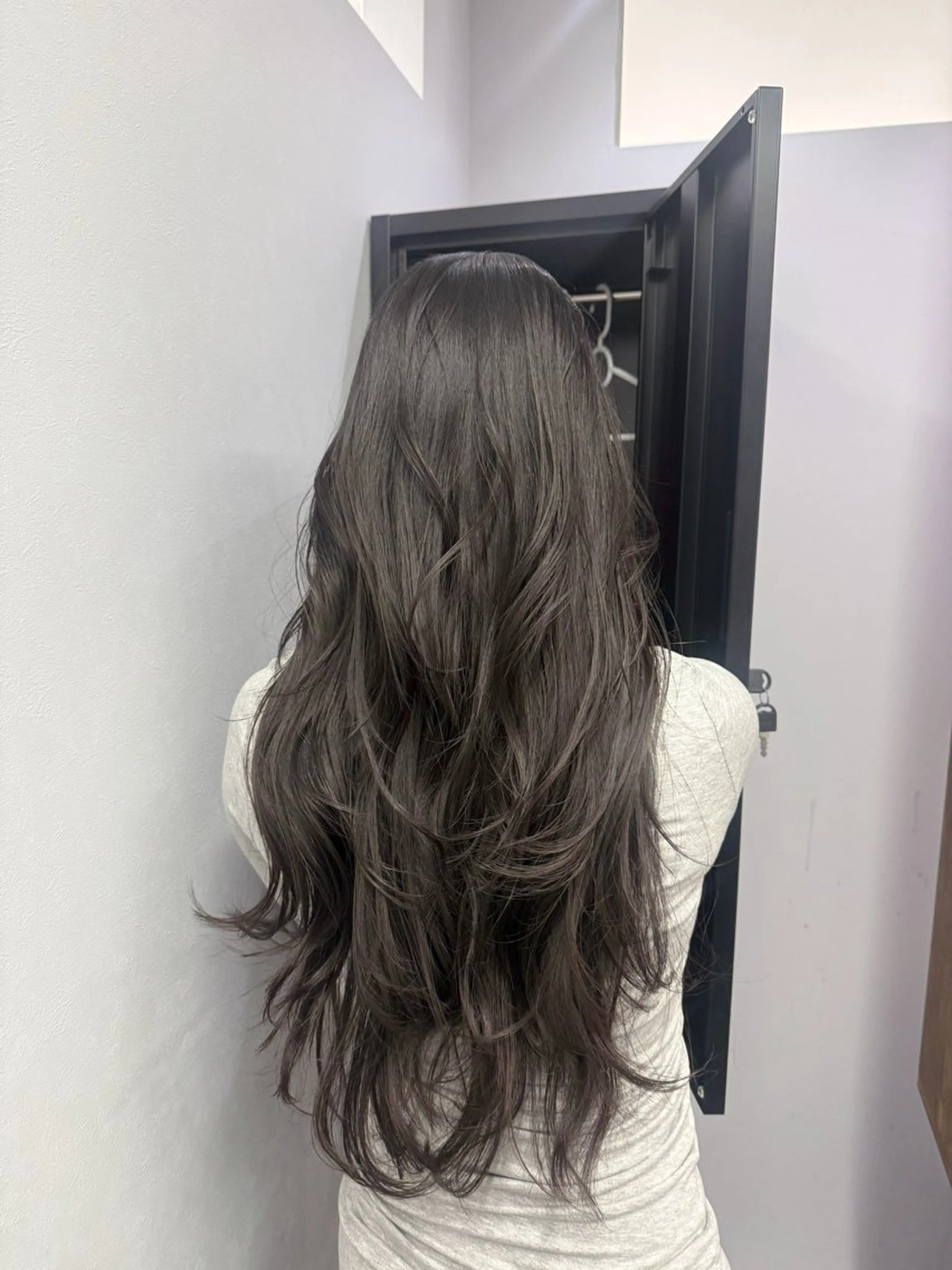 ロング ハイレイヤー レイヤーカット カット ハイトーン×艶カラー 🤍MIZUKIのヘアスタイル