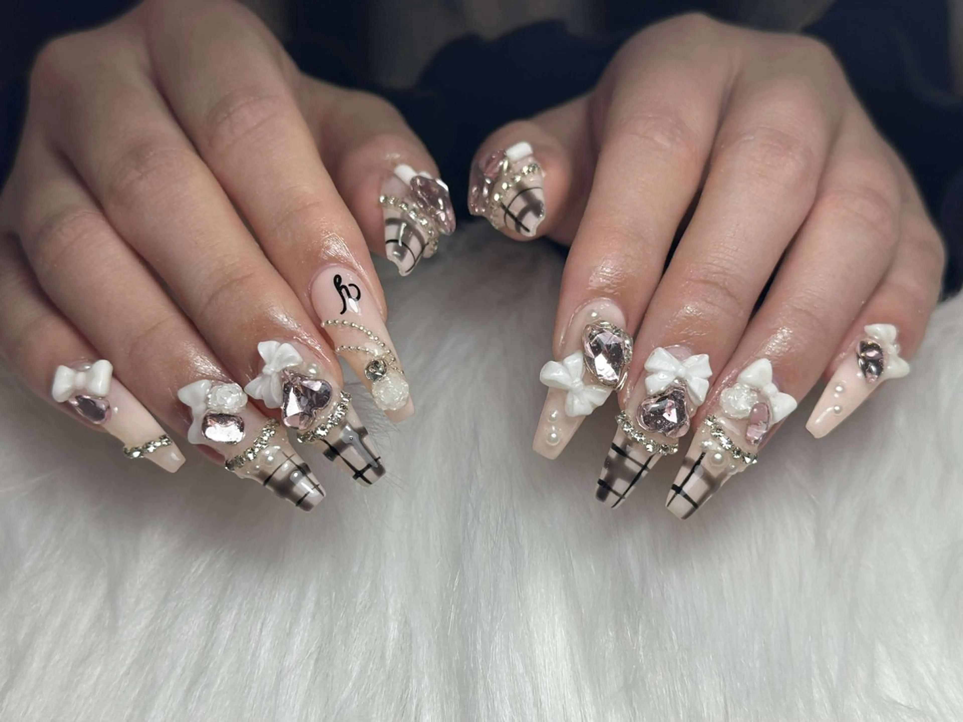 ネイル フレンチネイル ジェルネイル ガーリー 韓国ネイル ロングネイル ハンドネイル NieNail Nezukoのネイルデザイン