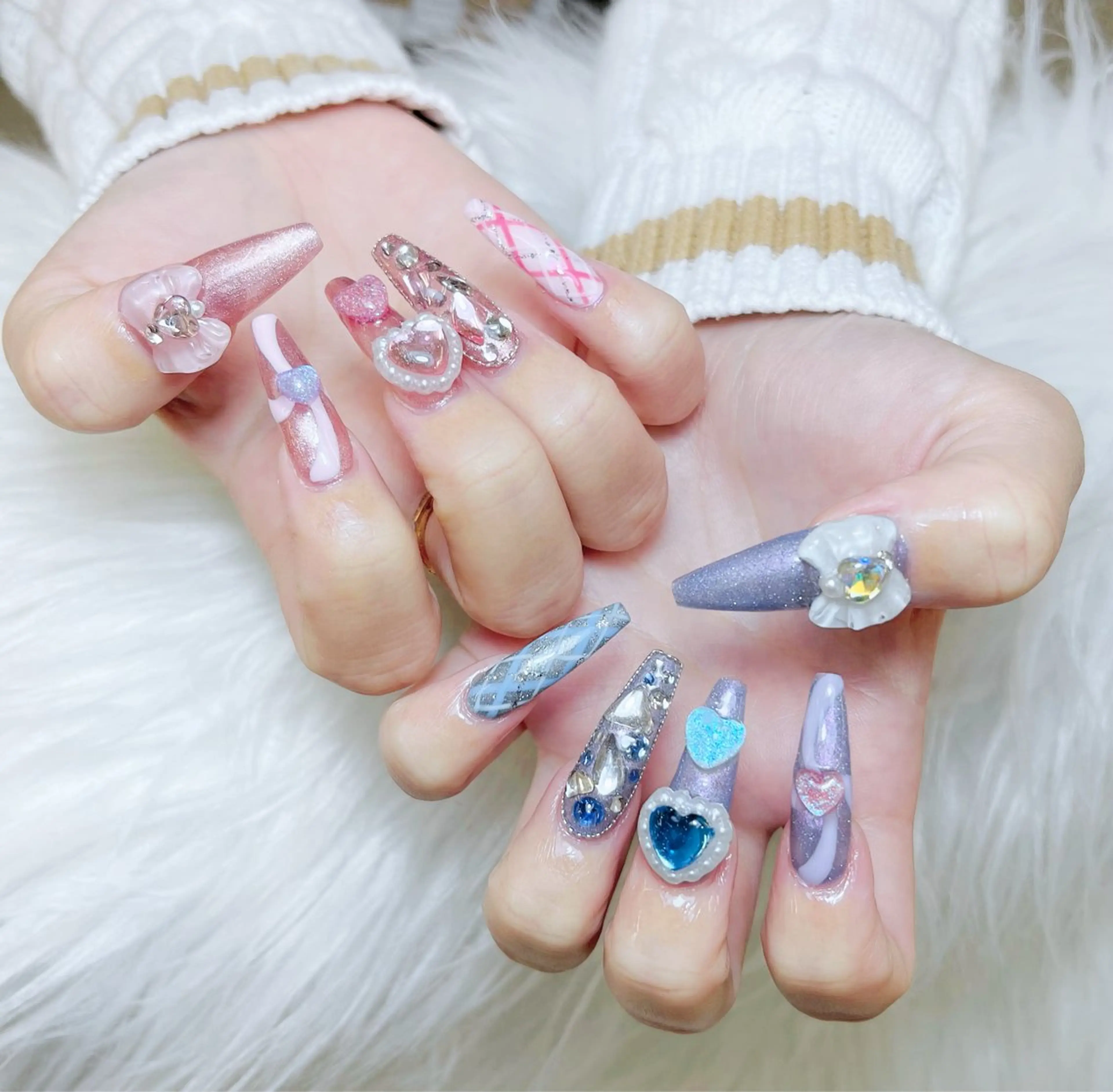 ネイル オーロラネイル クリアネイル フラッシュネイル ジェルネイル グラデーション ハンドネイル Amee Nail Salonのネイルデザイン