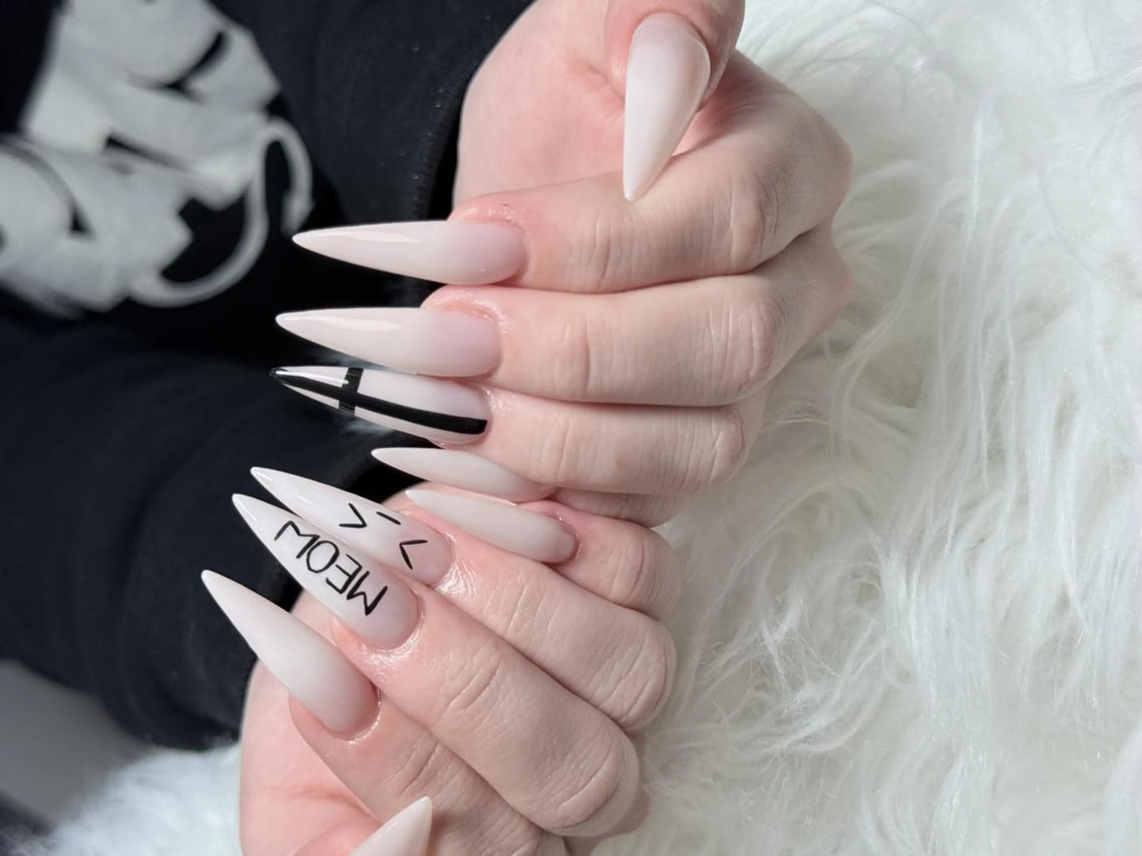 ネイル オーロラネイル 長さ出し フットネイル フレンチネイル ジェルネイル ハンドネイル Mio💖Belle Nail Salonのネイルデザイン