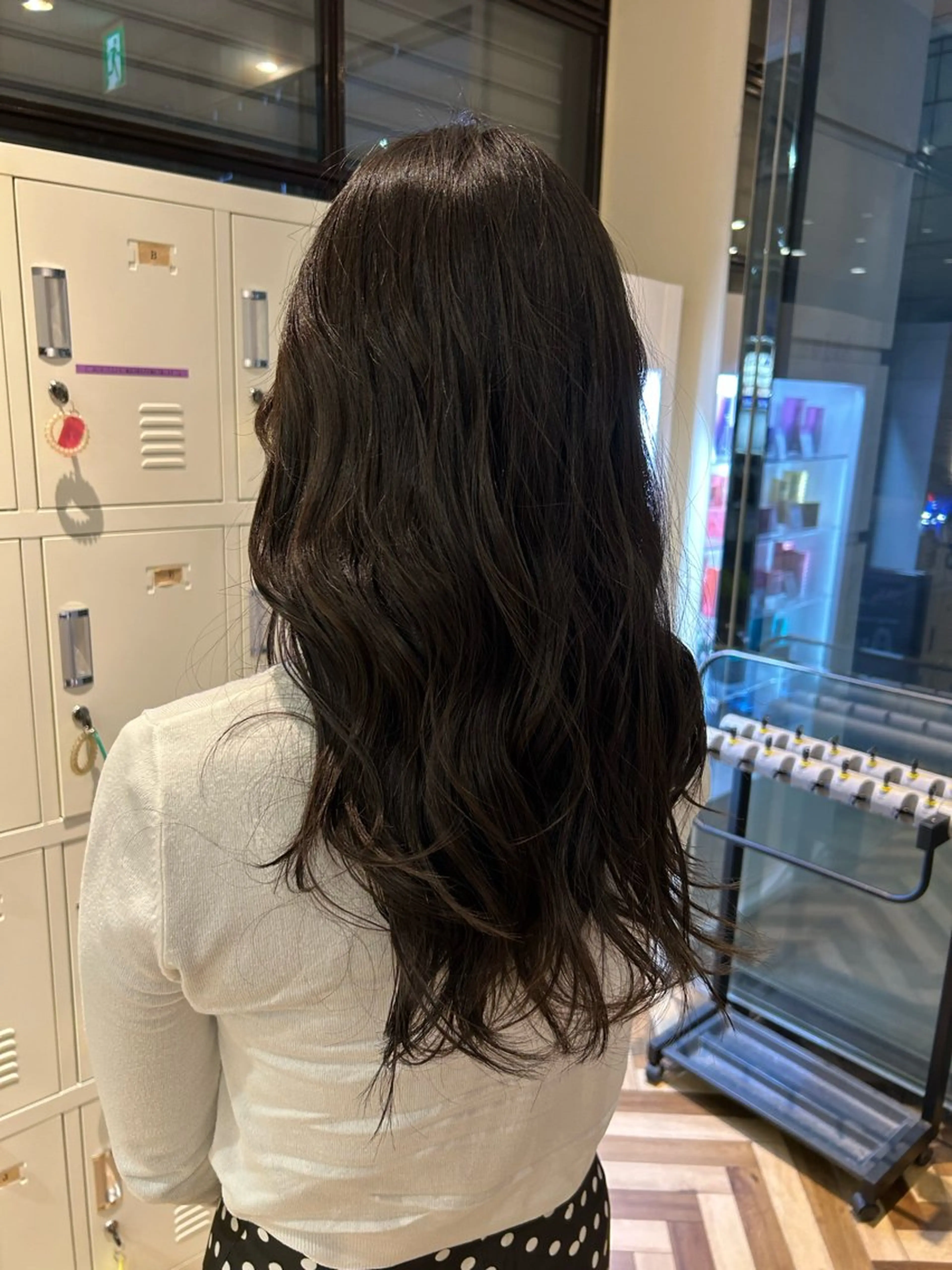 ロング カラー 白倉 仁奈のヘアスタイル