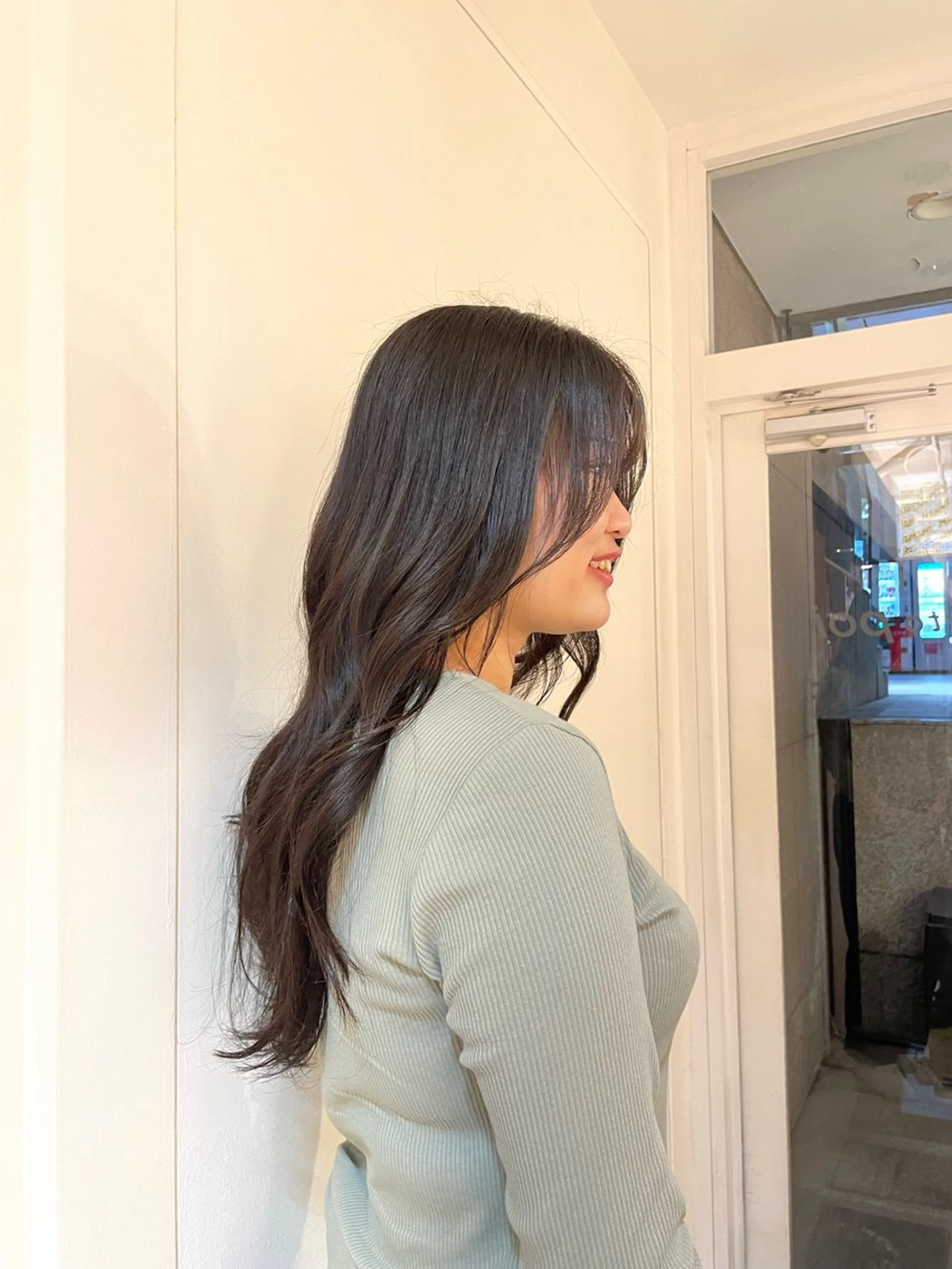 ロング 顔周りカット レイヤーカット ロング おくれ毛 なつき🌱ボブ 🤎レイヤーボブのヘアスタイル