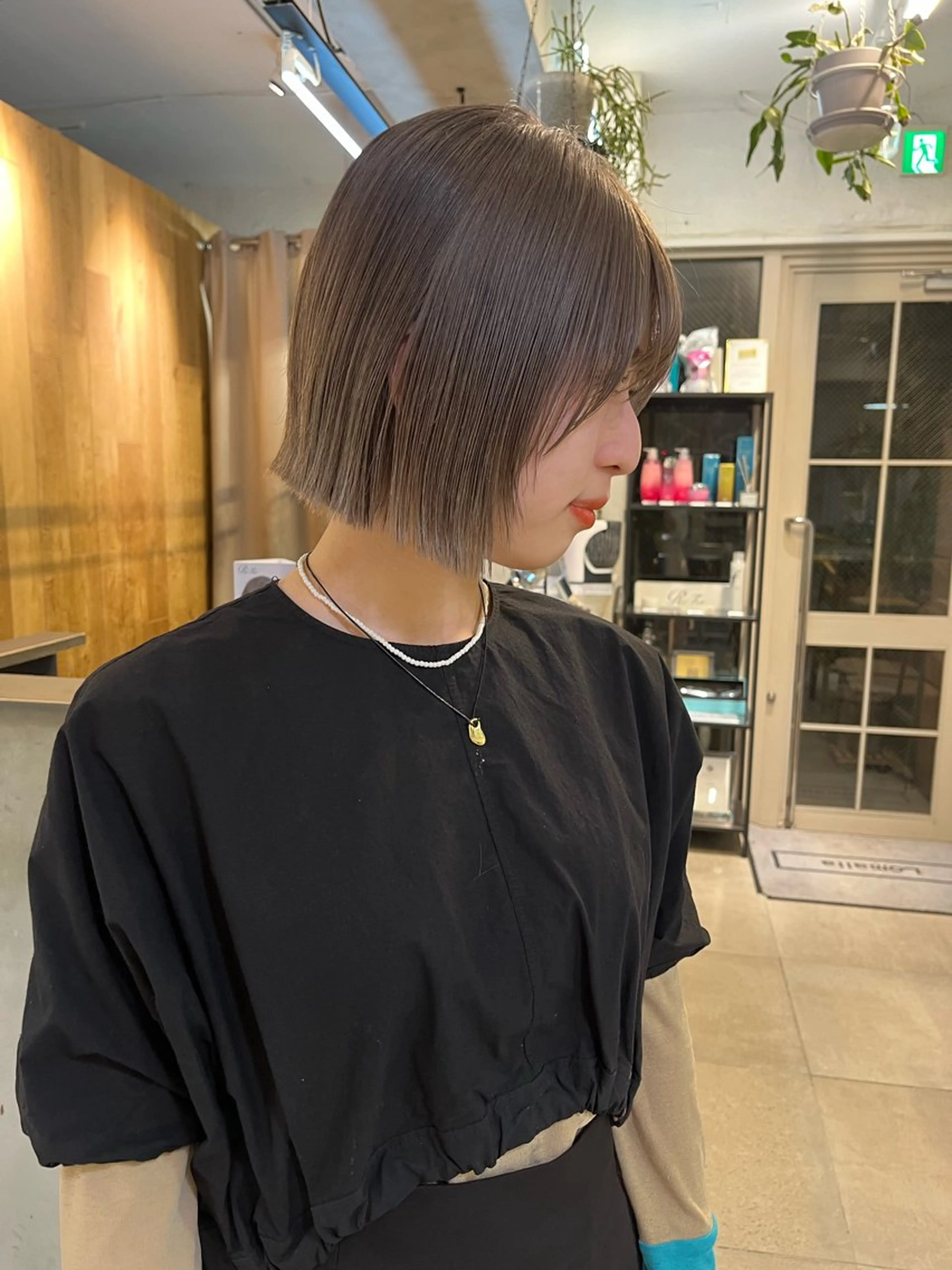 ショート カラー ブリーチ ハイトーンカラー ブリーチなしカラー ボブ REINA☁️透明感 カラー/ぷつっと♡のヘアスタイル