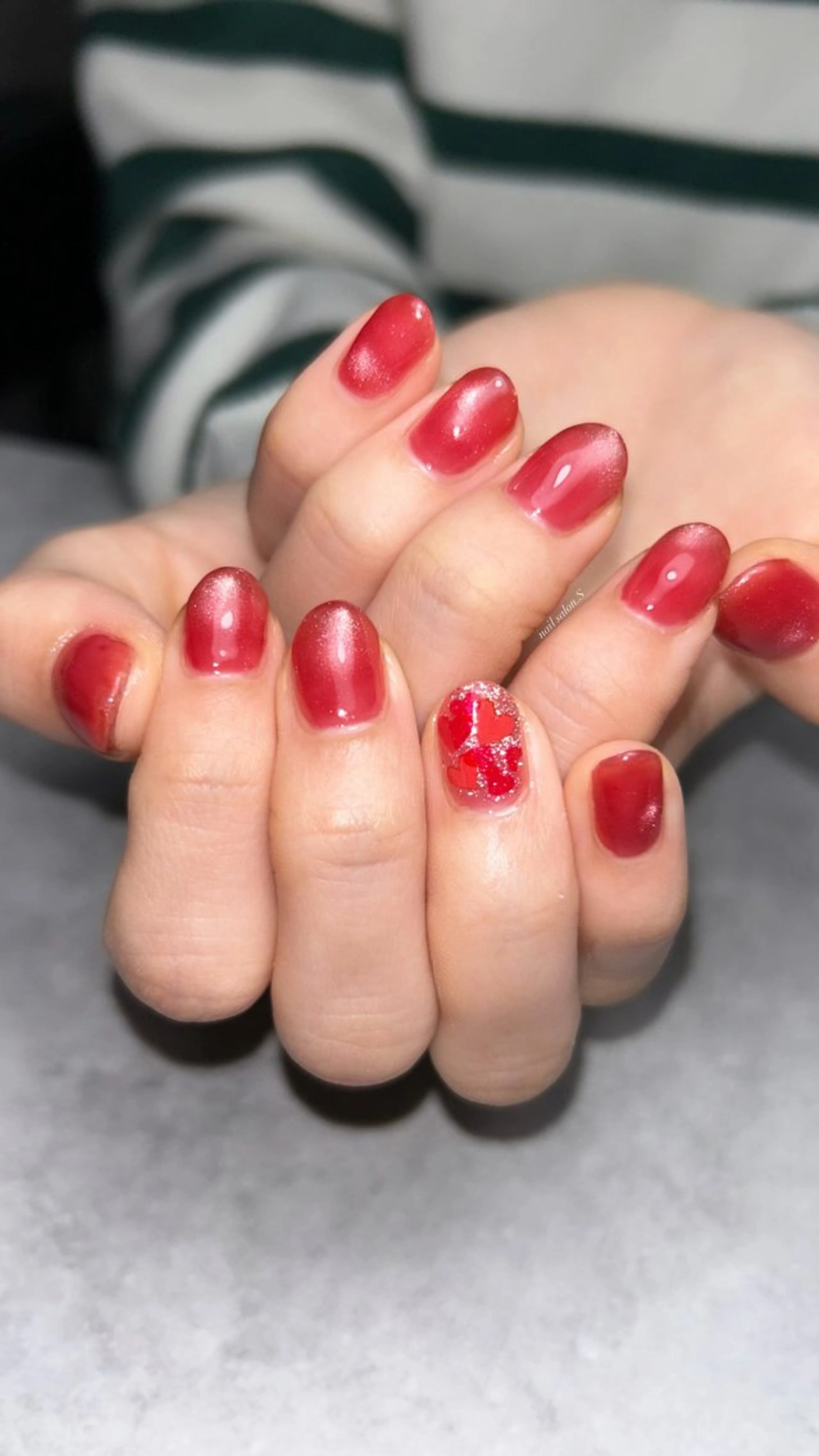 ネイル フラッシュネイル ジェルネイル ハート マグネットネイル マグネットワンカラー ハンドネイル 関山 志乃のネイルデザイン