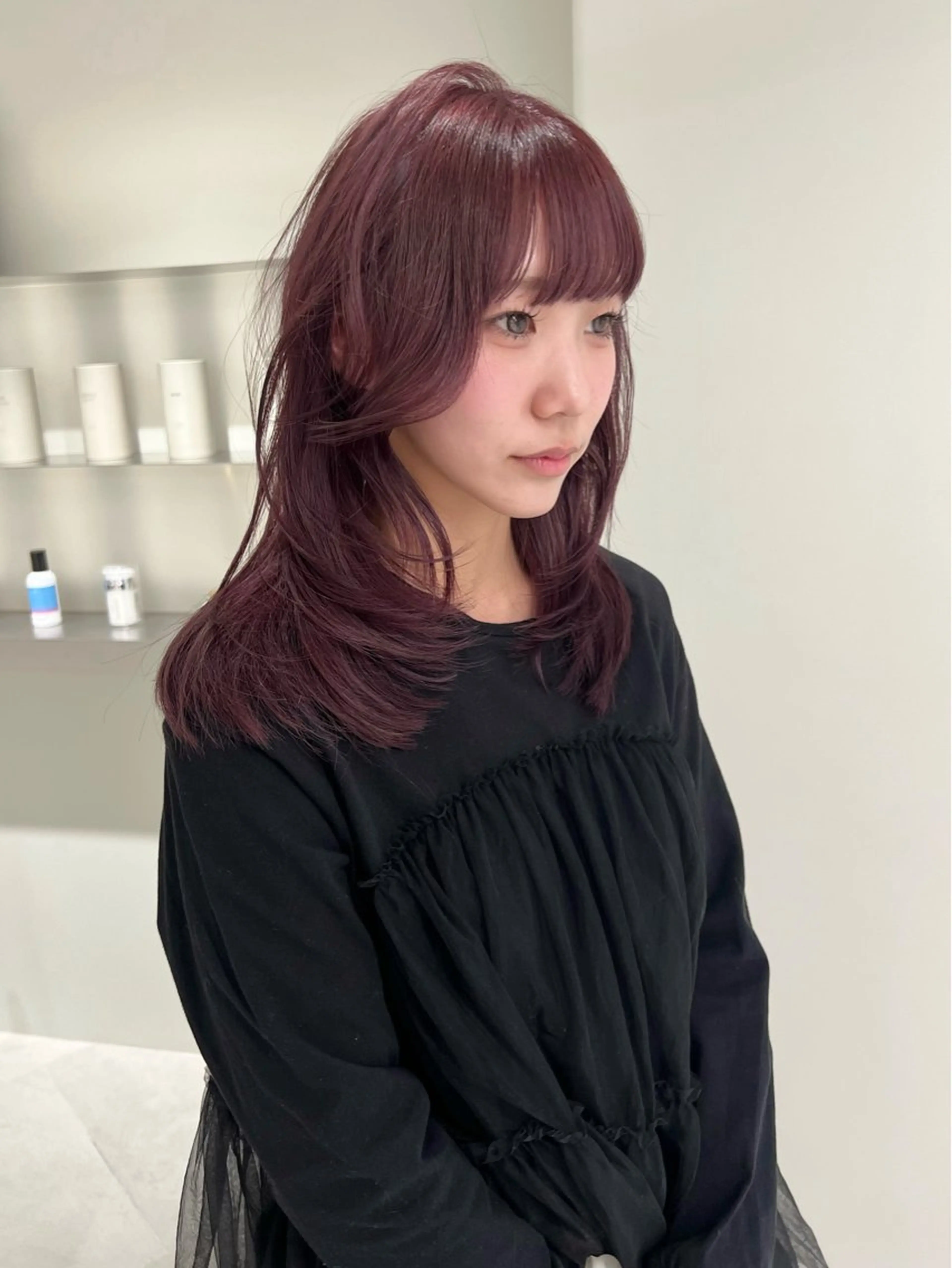セミロング カラー ブリーチ ラベンダーカラー ピンクカラー ピンクラベンダー 顔まわりレイヤー RIN🪐 ウルフ／ハイトーンのヘアスタイル