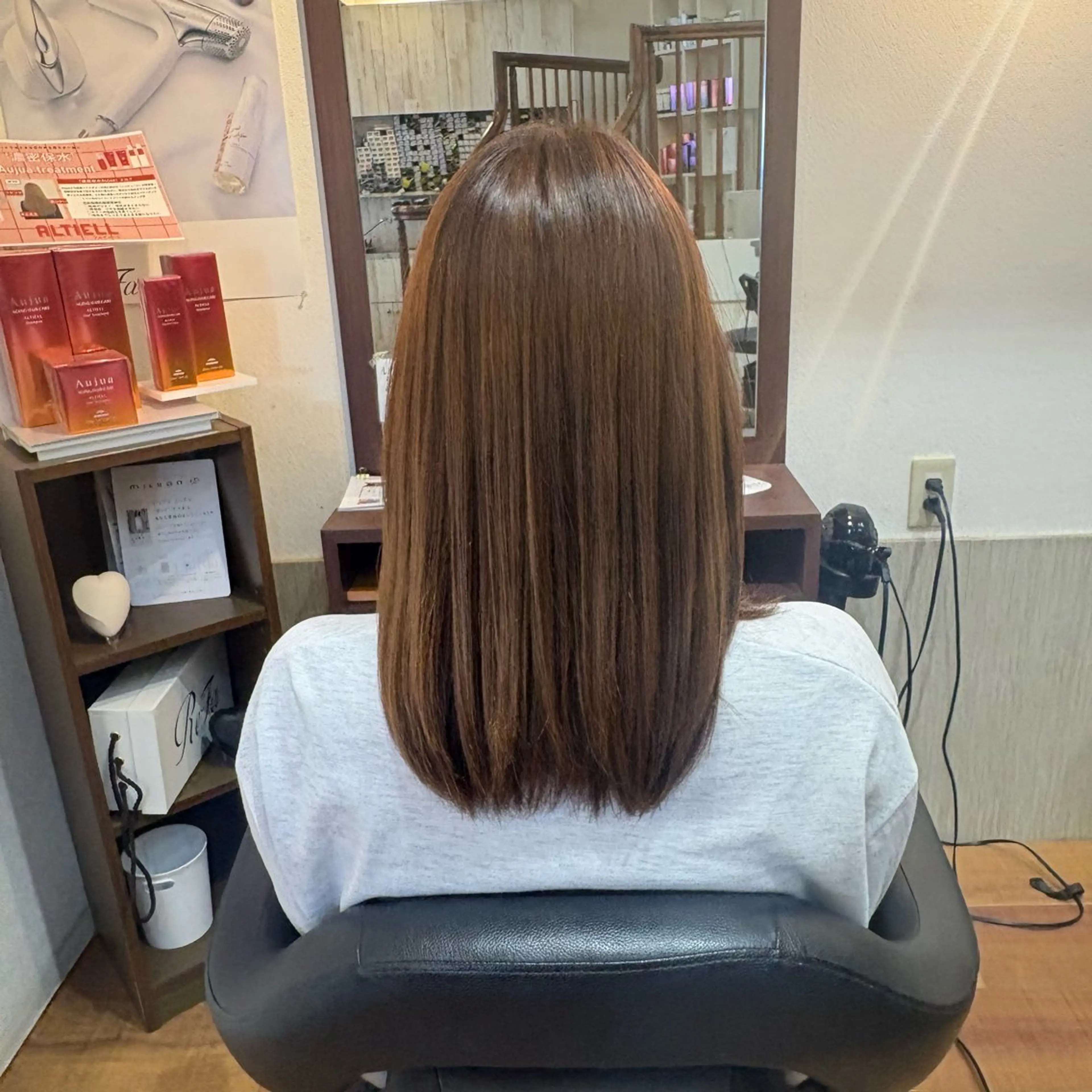 セミロング 髪質改善カラー 縮毛矯正🤍辻桃加のヘアスタイル