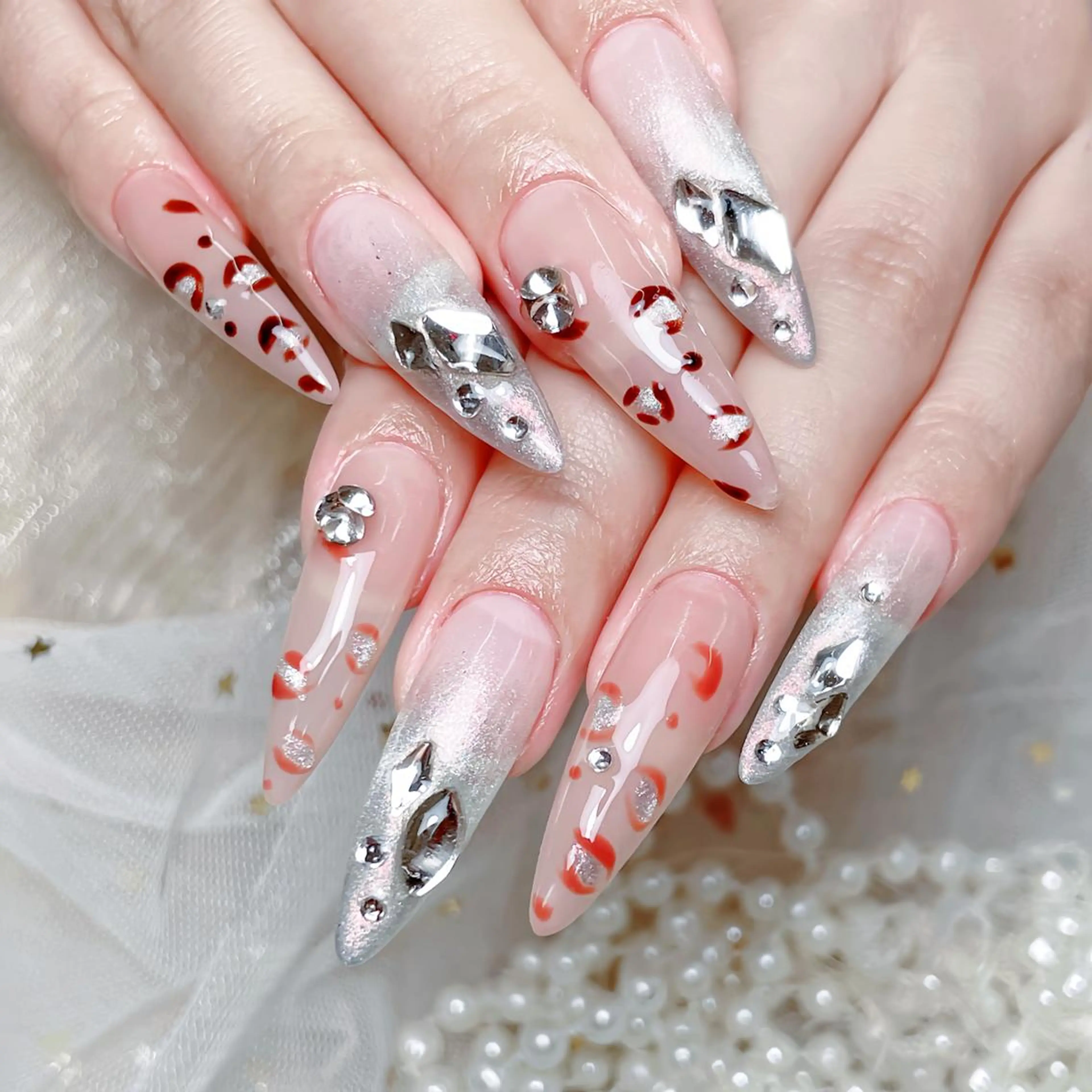 ネイル queens nailsalonのネイルデザイン
