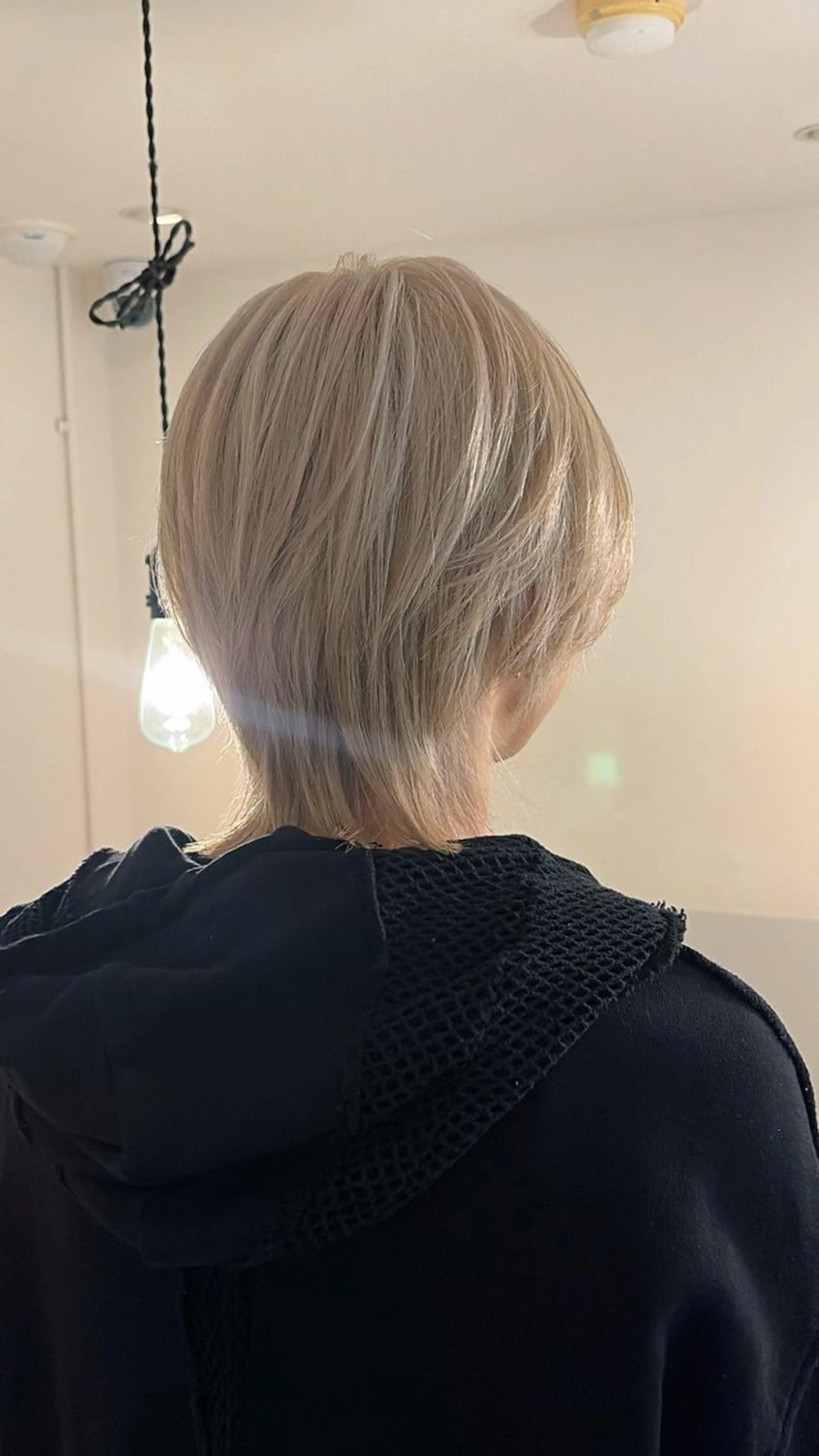 ミディアム カラー メンズ メンズウルフカット ベージュカラー ホワイトベージュ ウルフカット カット ヘアカラー ☁️ケアブリーチ￤ ウルフ￤Shioriのヘアスタイル