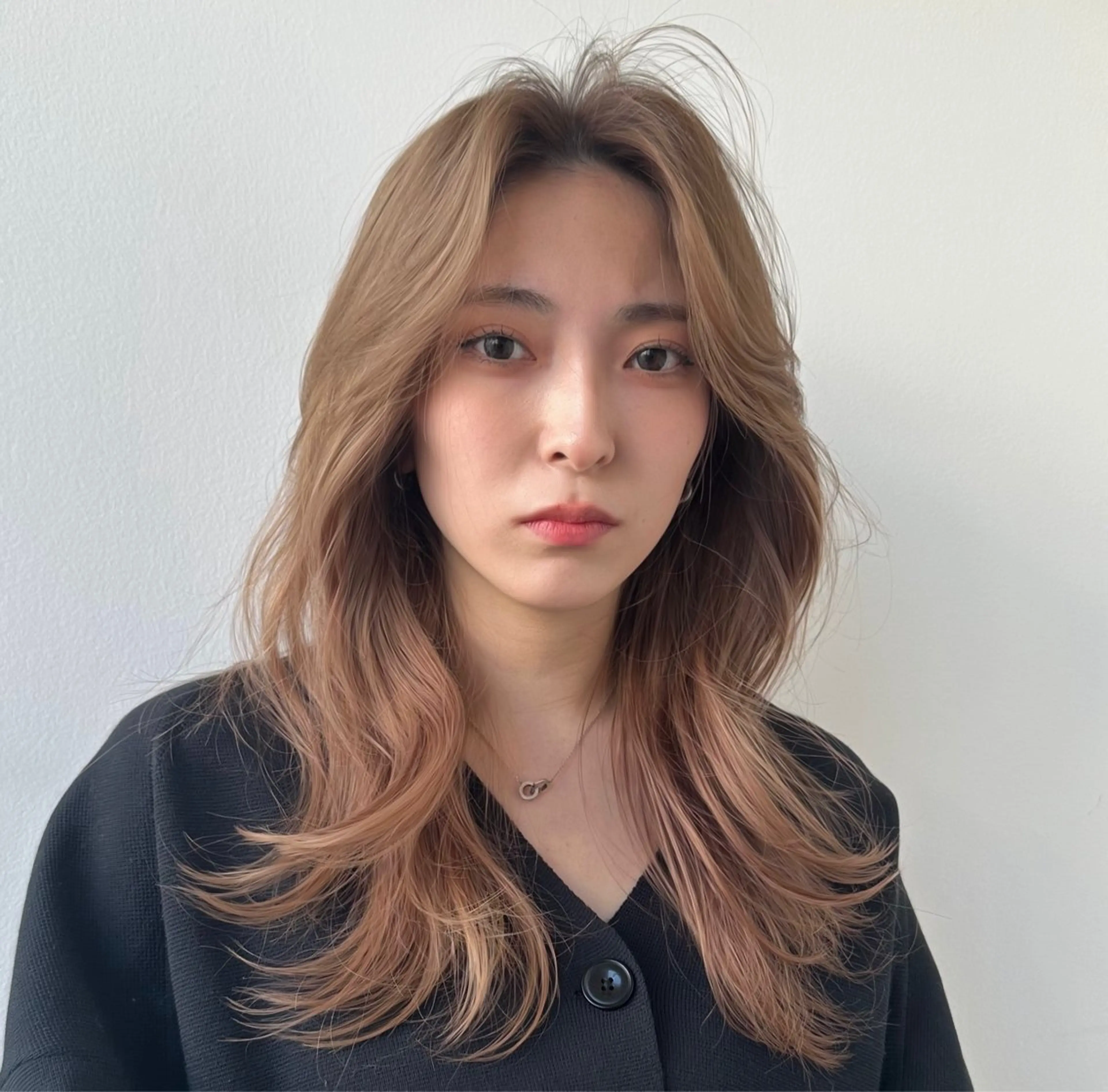 セミロング カラー ニュアンスパーマ/ フェザーパーマ/平木のヘアスタイル