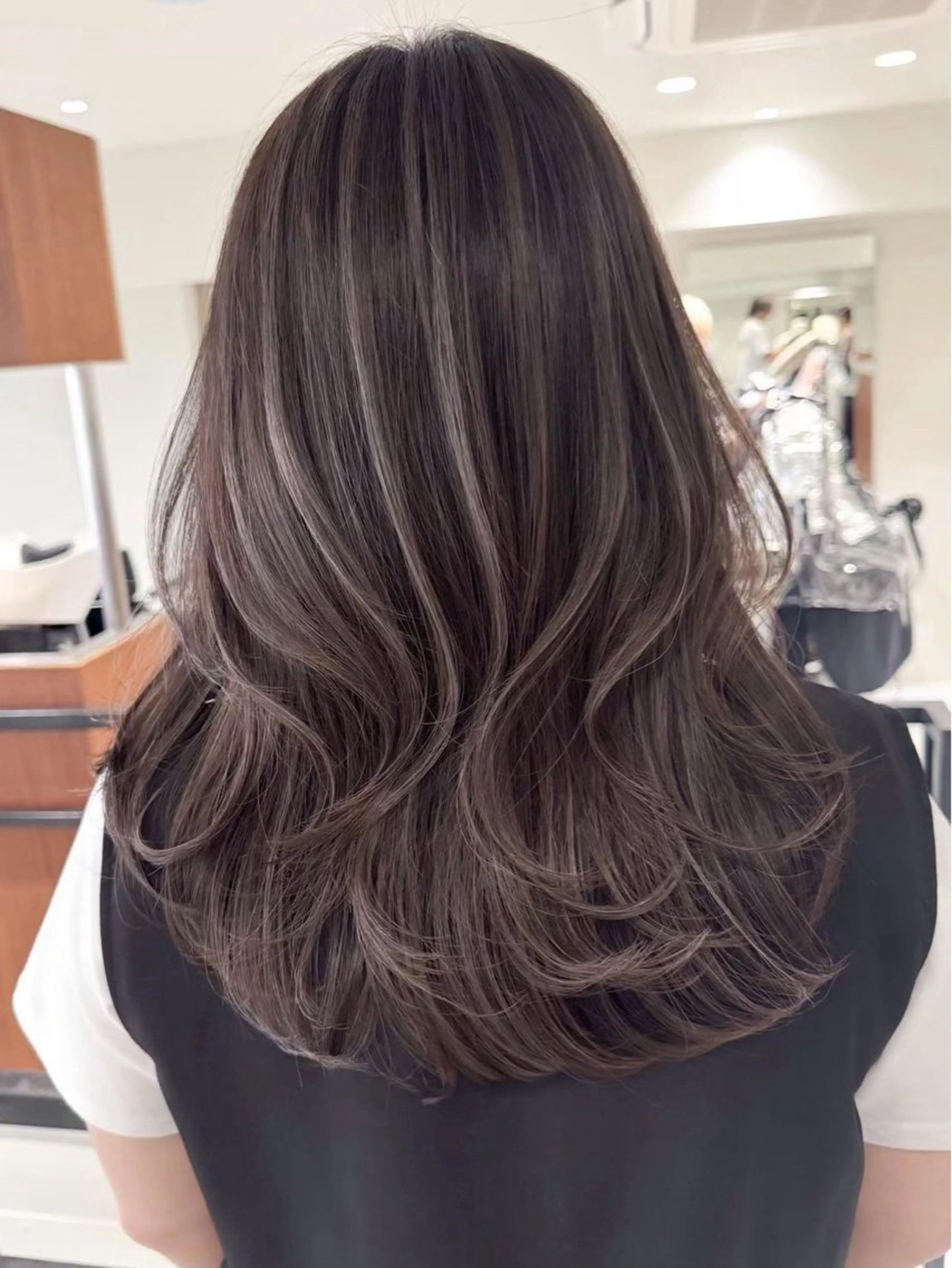 セミロング カラー ハイライトカラー ハイライト レイヤーカット Gokan by JILBLAN所属・新實 ゆりあのヘアスタイル