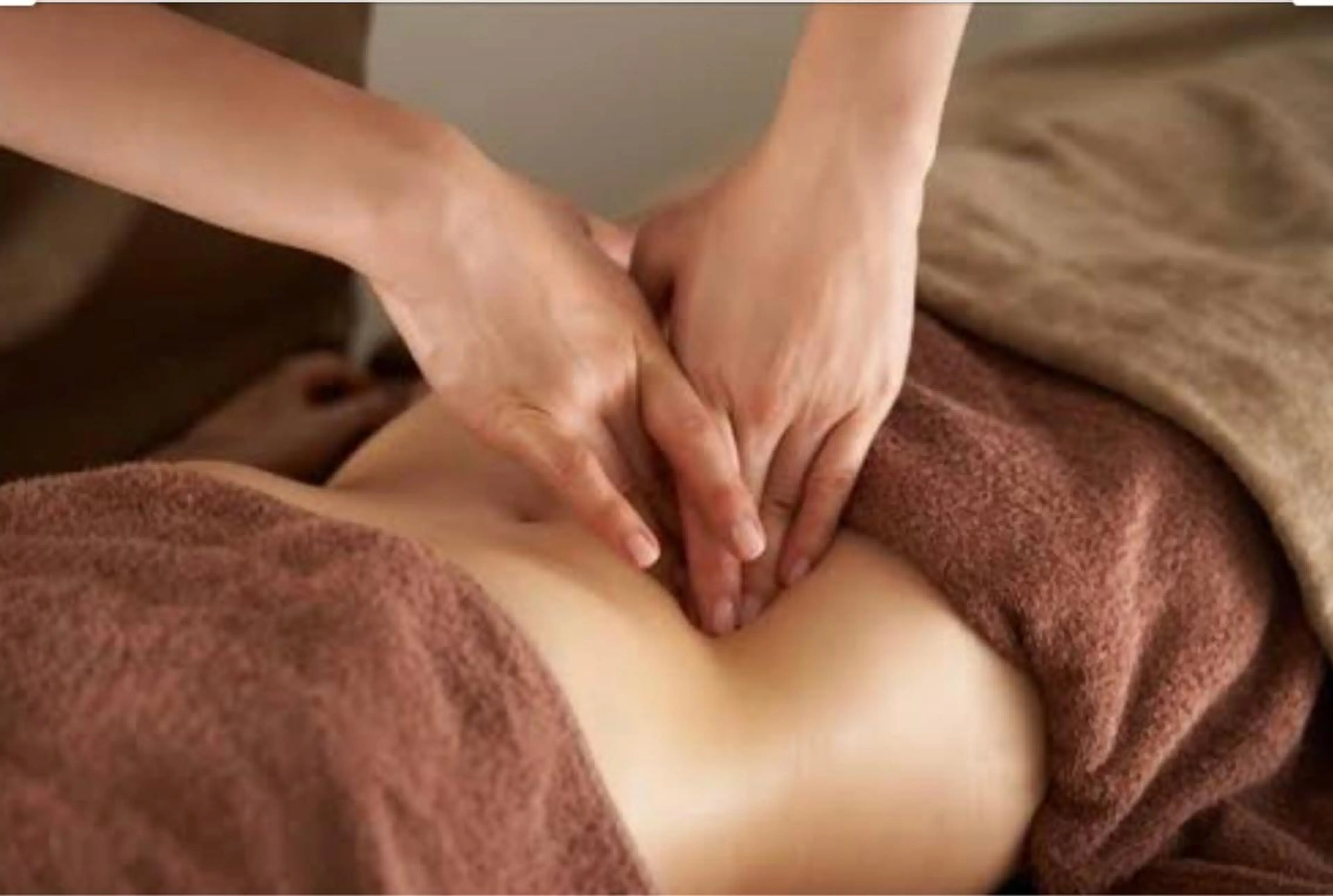 便秘＆ガス溜まり⚜️美腸・腸揉み⚜️蠕動運動を促す❗️『くびれ&ぺったんこなお腹』に驚きますよ🤭　60分の写真