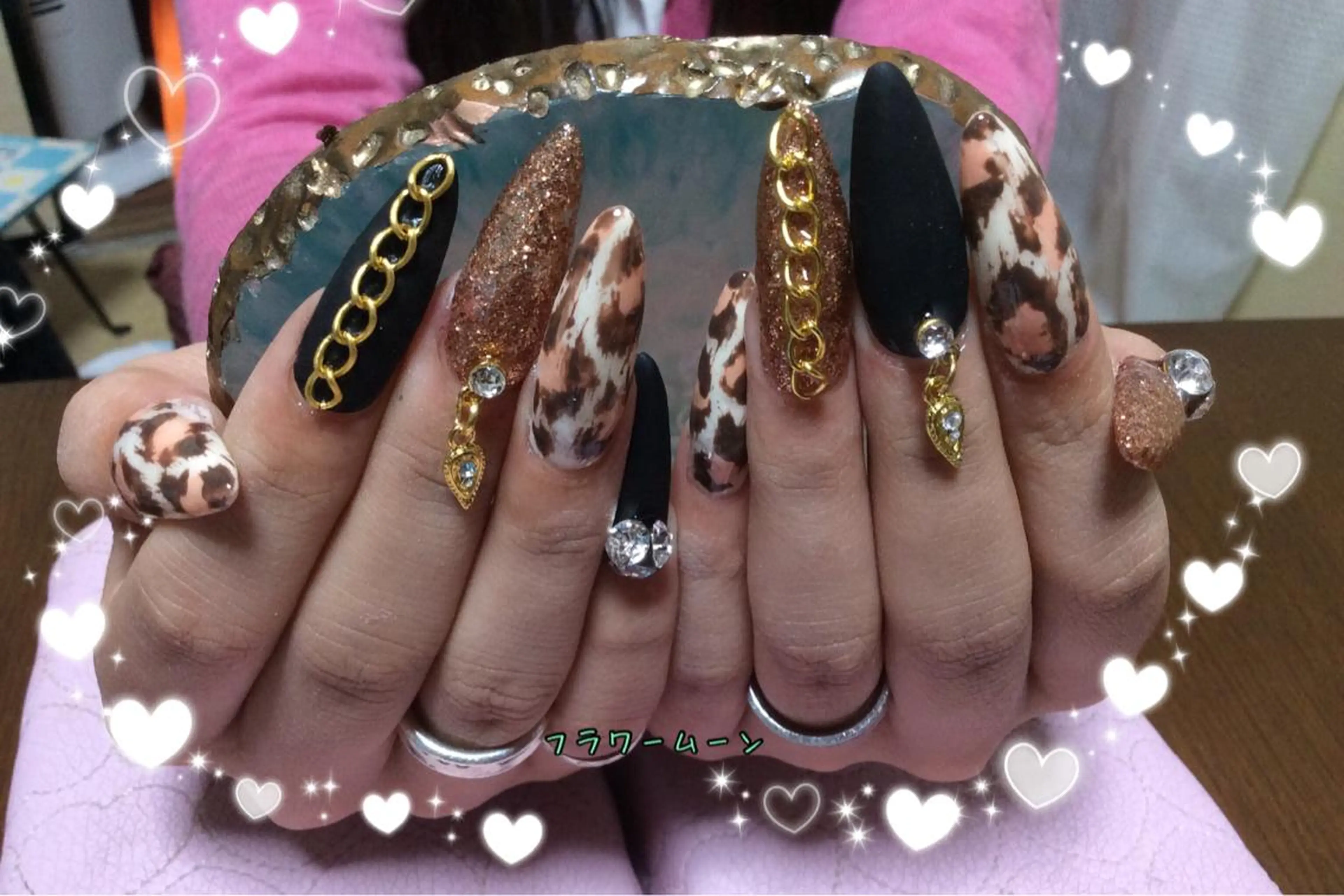 ネイル フラワー ムーンのネイルデザイン