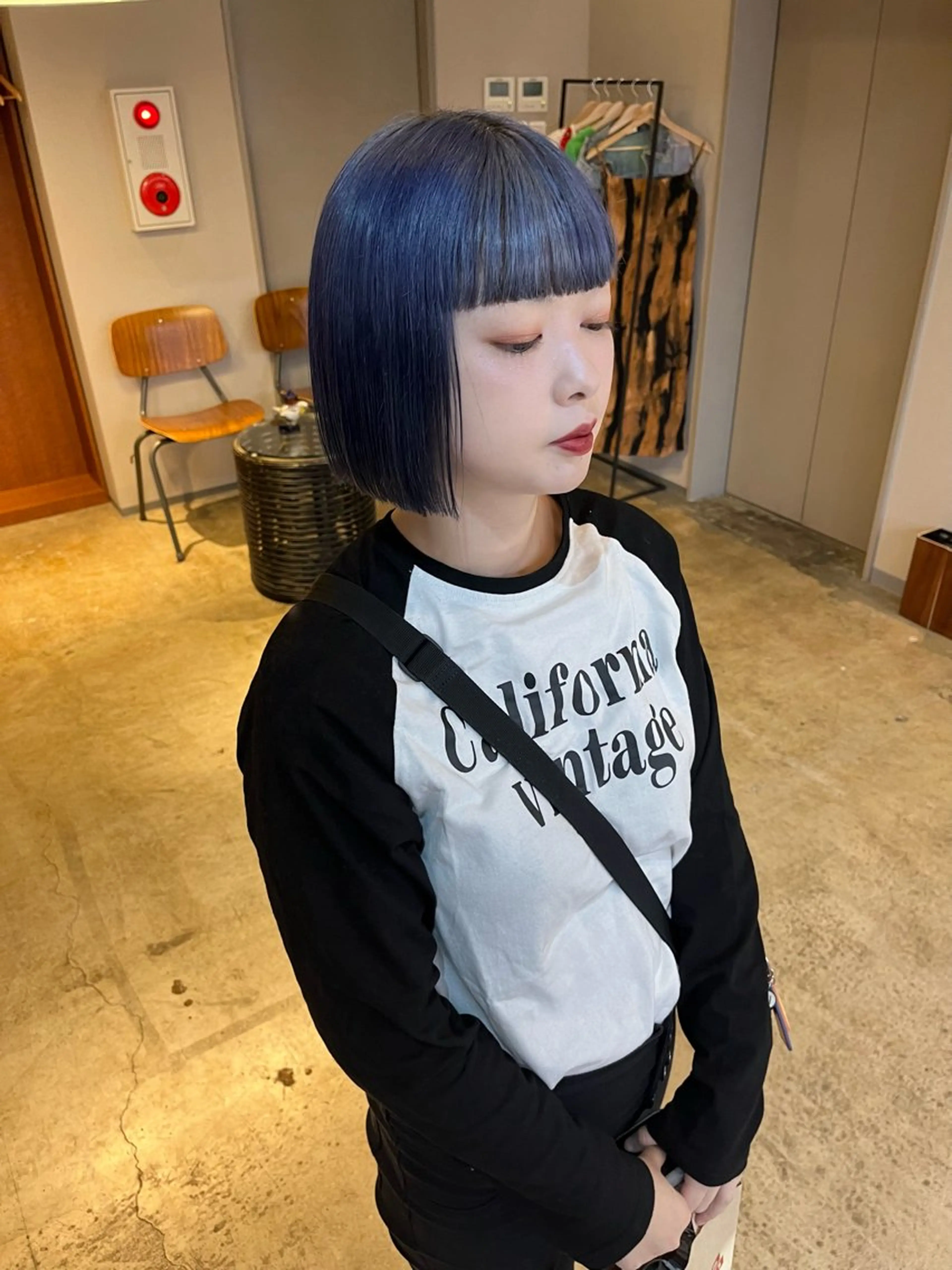 ミディアム カラー ブリーチ ブルーカラー ネイビーカラー カット ヘアカラー トリートメント 🩷ハイトーン透明感 レイヤー🩷ユリカのヘアスタイル