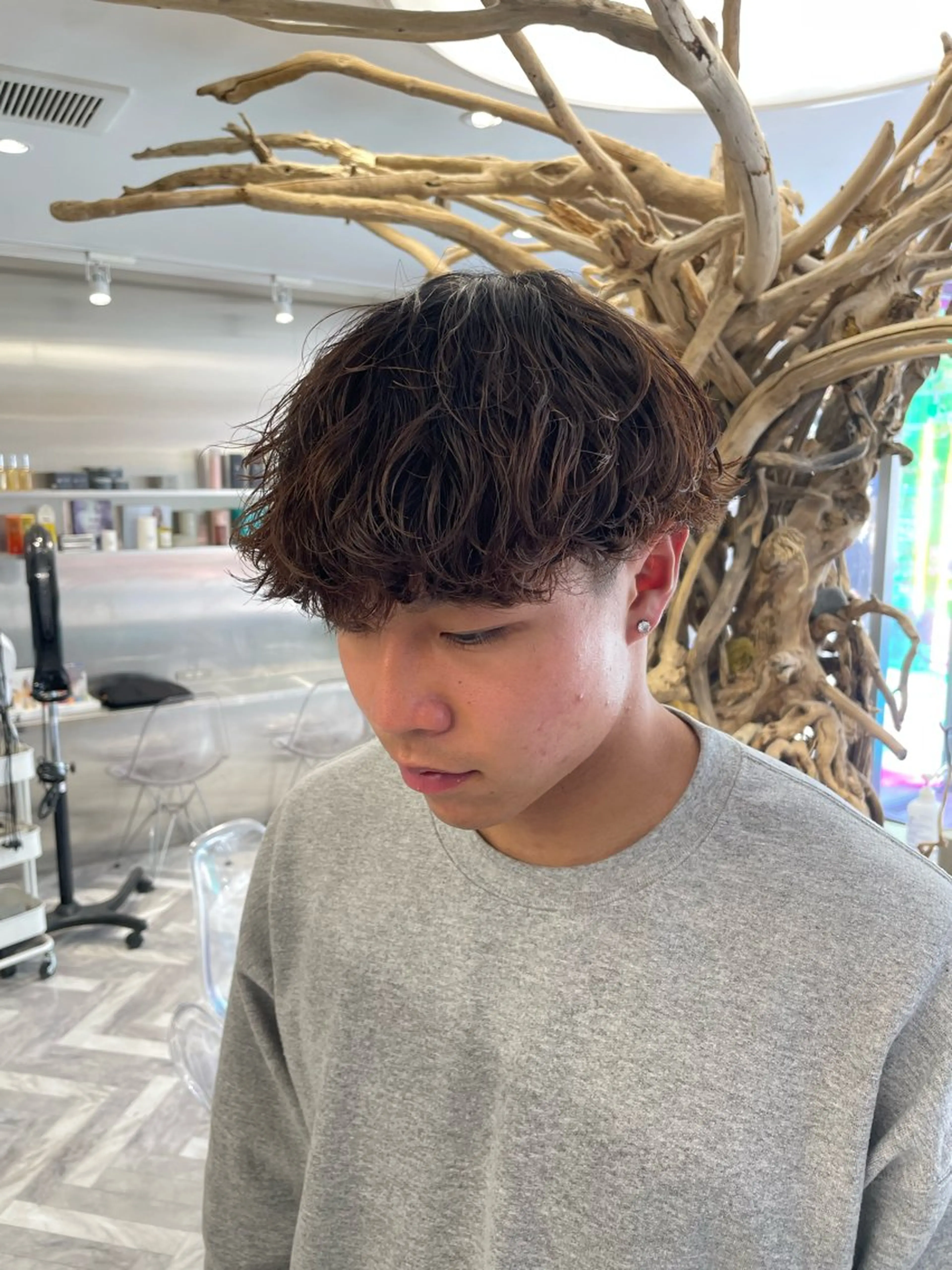 ショート パーマ メンズ メンズメッシュ メンズパーマ メンズツイストパーマ 波巻きパーマ スパイラルパーマ カット パーマ フェザーショート⚡️ REONのヘアスタイル