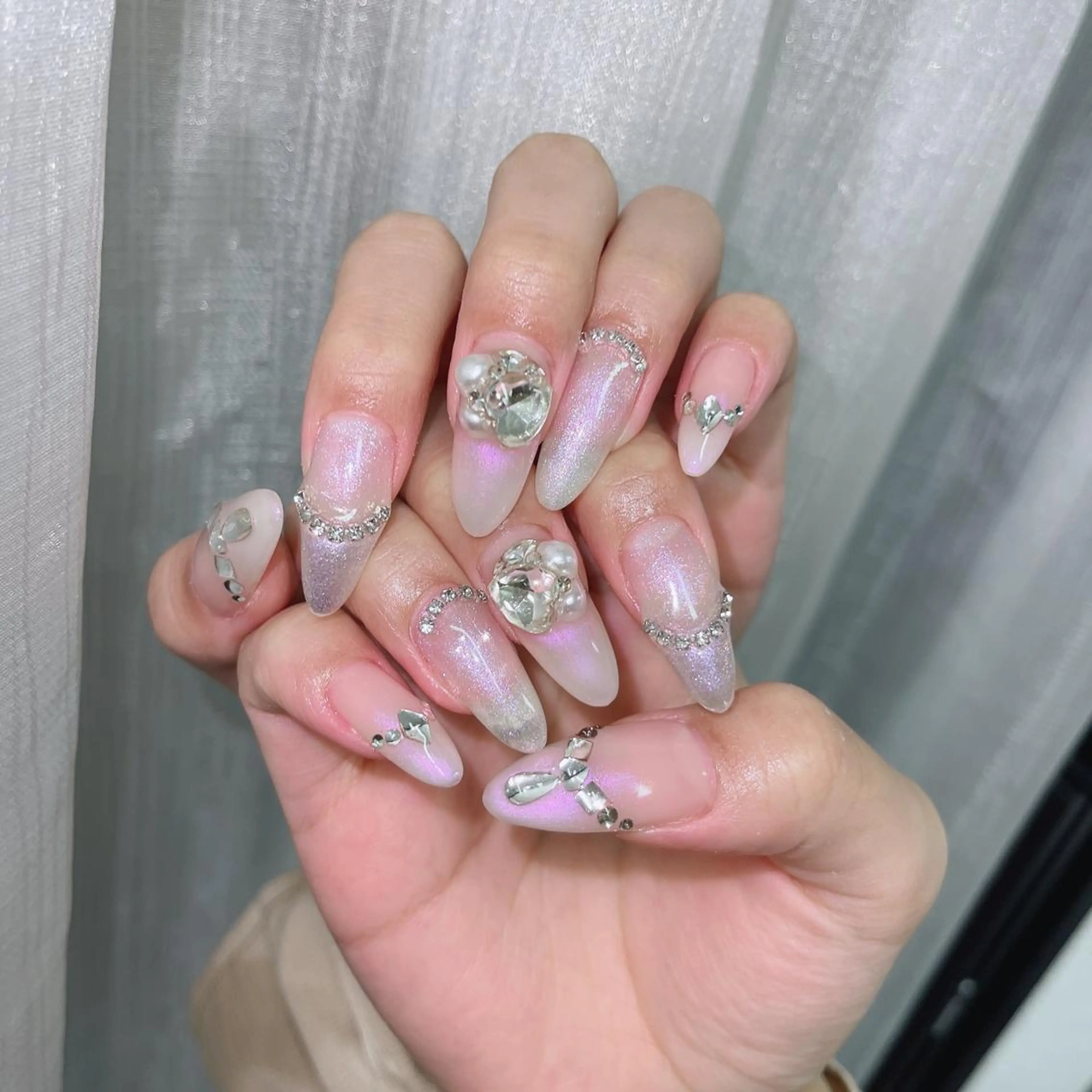 ネイル アートネイル 長さ出し ネイルチップ Queens momoのネイルデザイン