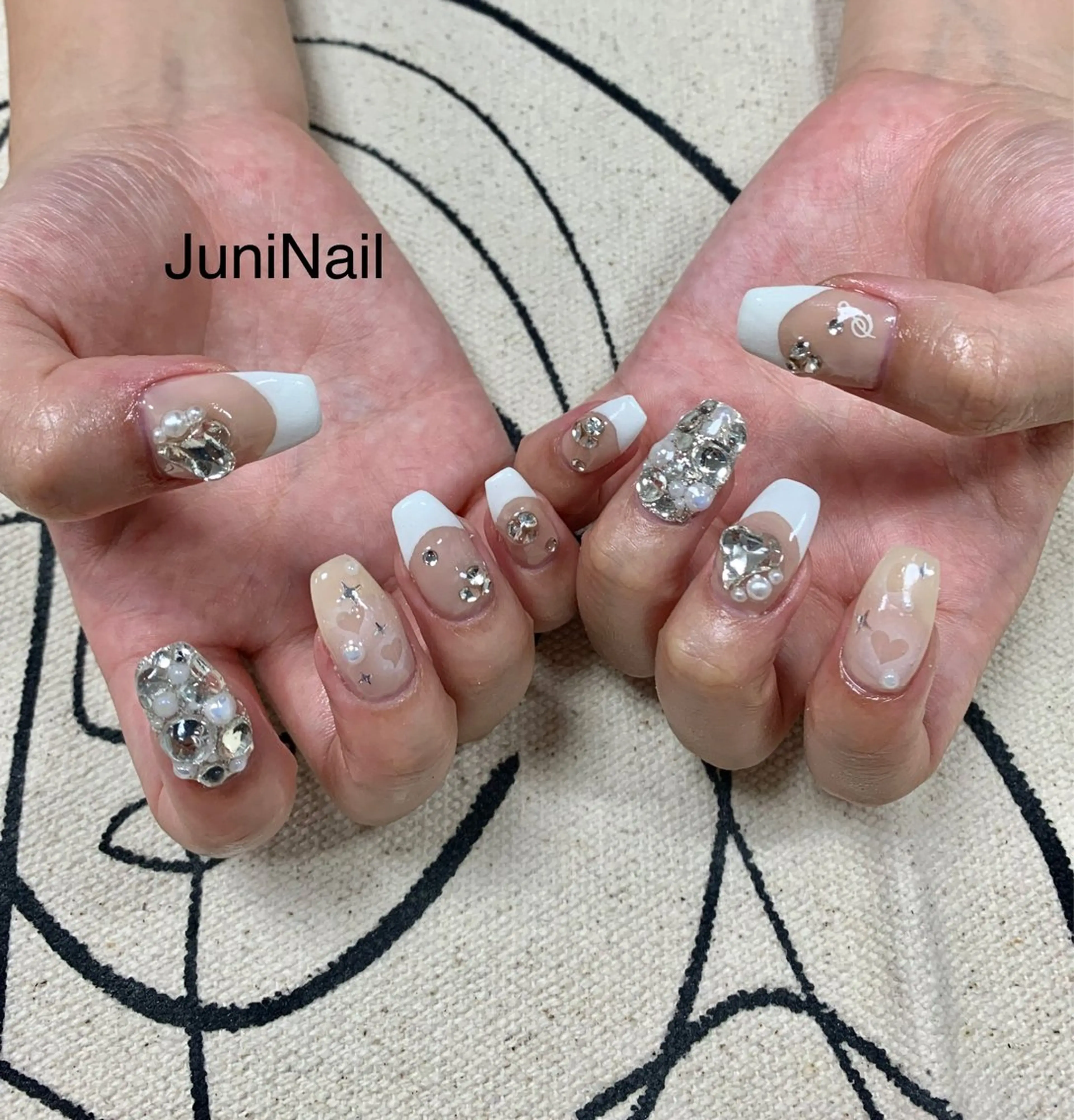 ネイル オーロラネイル クリアネイル フラッシュネイル 氷ネイル・うるうるネイル キラキラネイル ハンドネイル JuniNail 주니네일🇰🇷suのネイルデザイン