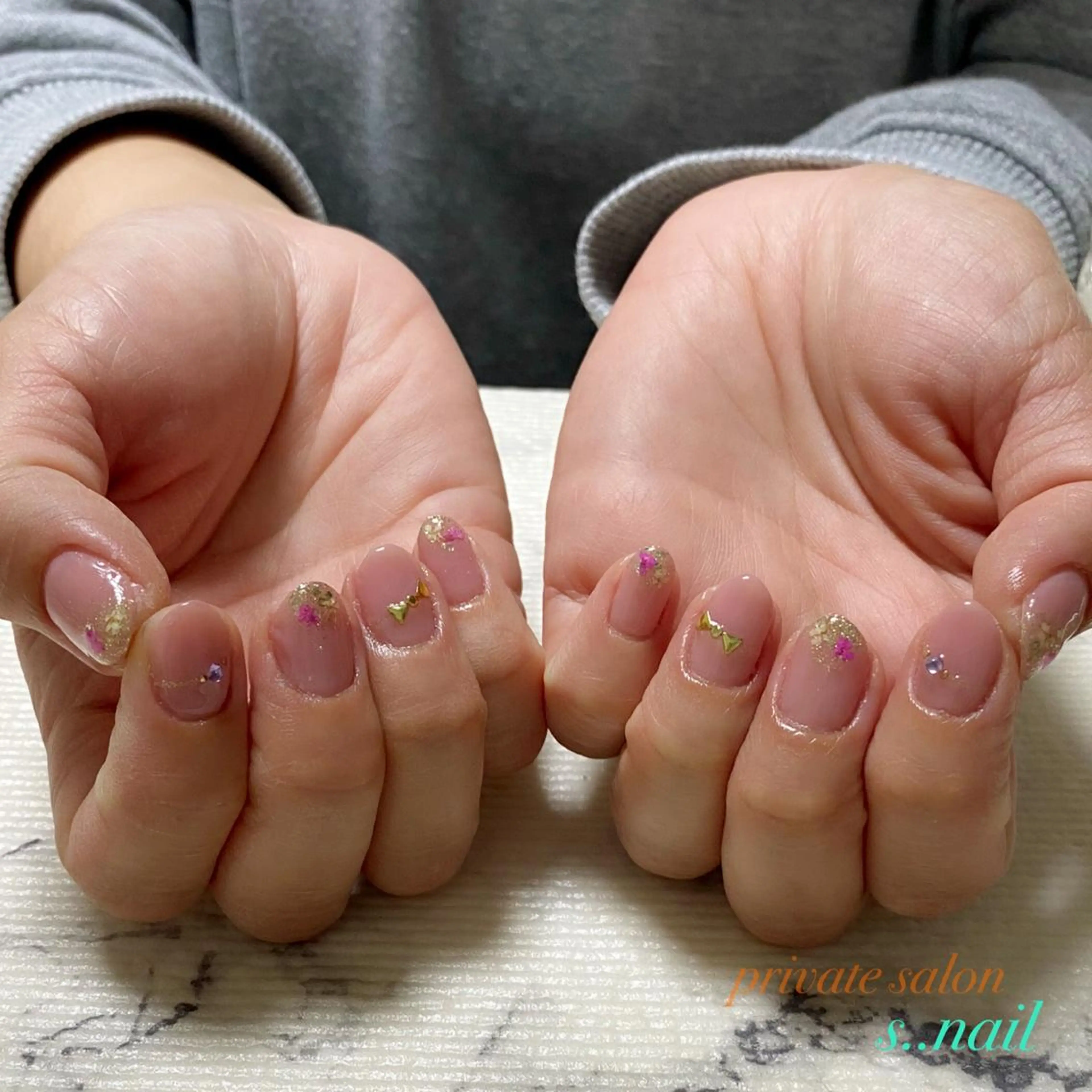 ネイル リボン ハンドネイル フットネイル s..nail / MORITAのネイルデザイン