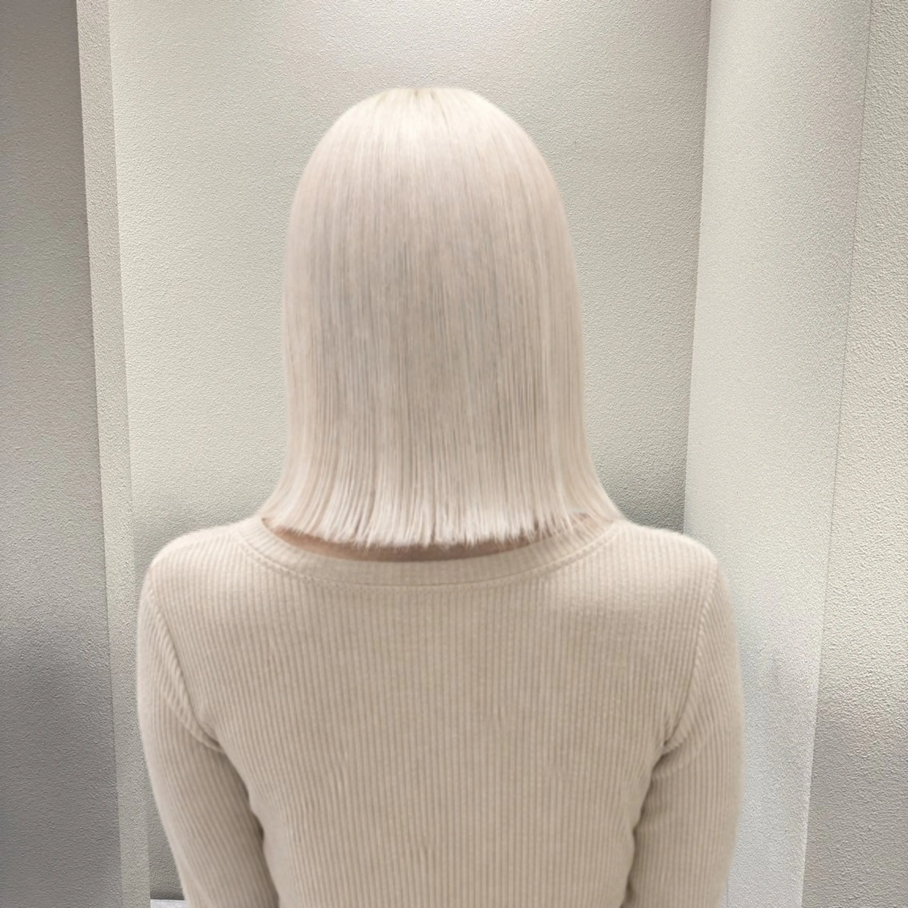 ミディアム カラー ブリーチ ブロンド ケアブリーチ ハイトーンカラー ホワイトブロンド ヘアカラー ✨ブリーチ支持No1 複雑履歴修正/舘岡のヘアスタイル