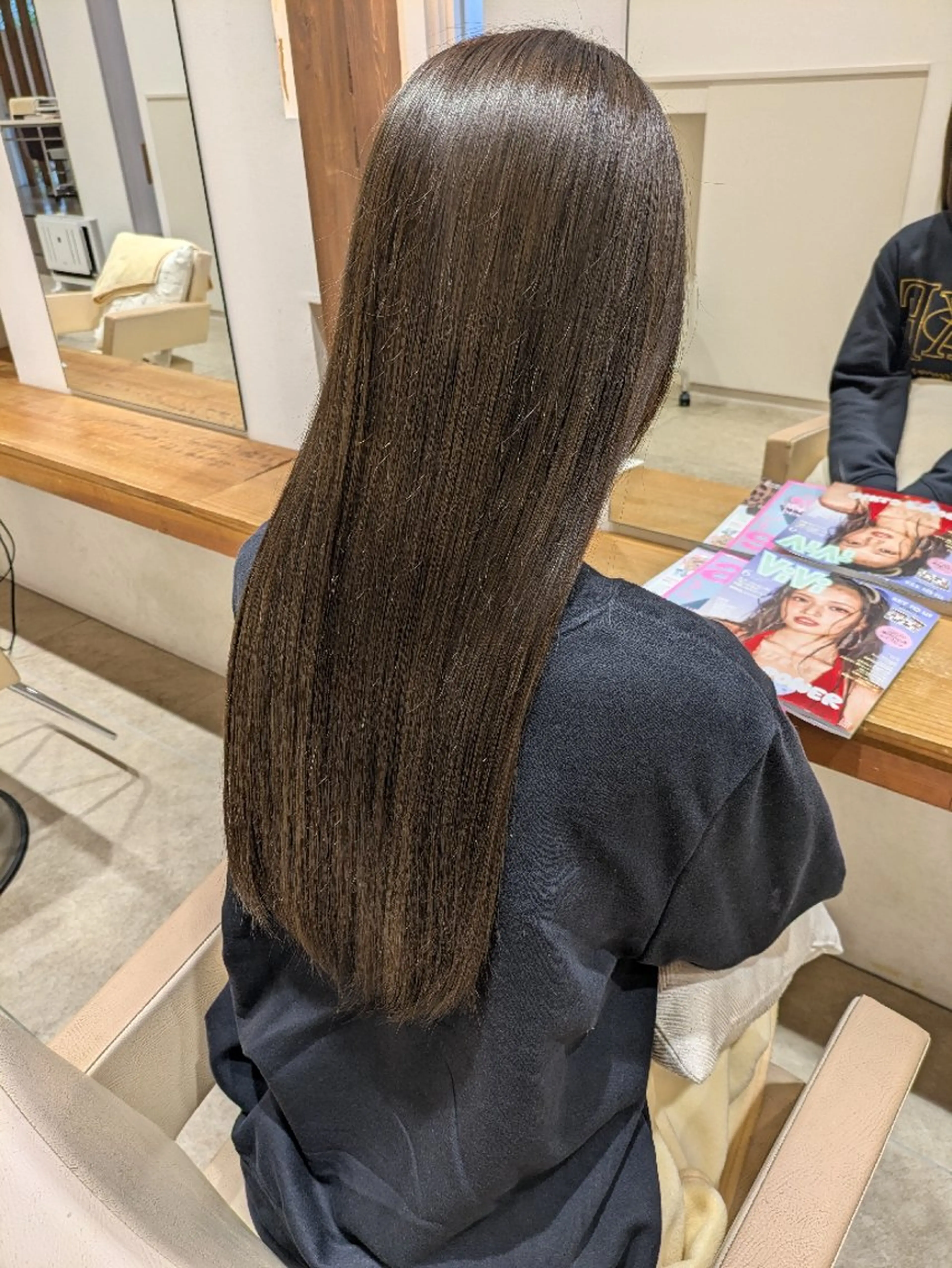 カラー 藤原 歩生のヘアスタイル