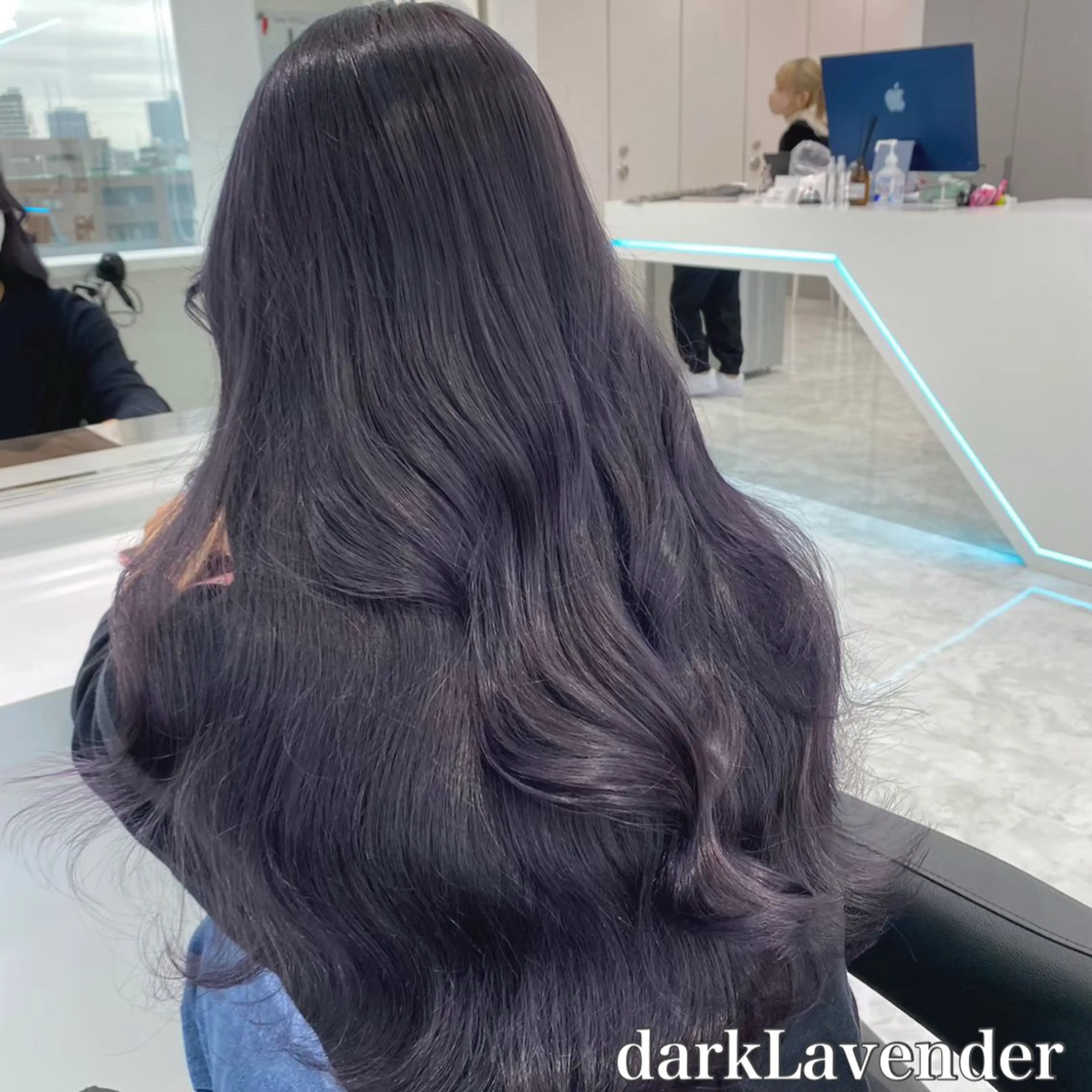 セミロング カラー ヘアアレンジ 🫧モテる💗ダメー ジレスハイトーン🫧のヘアスタイル