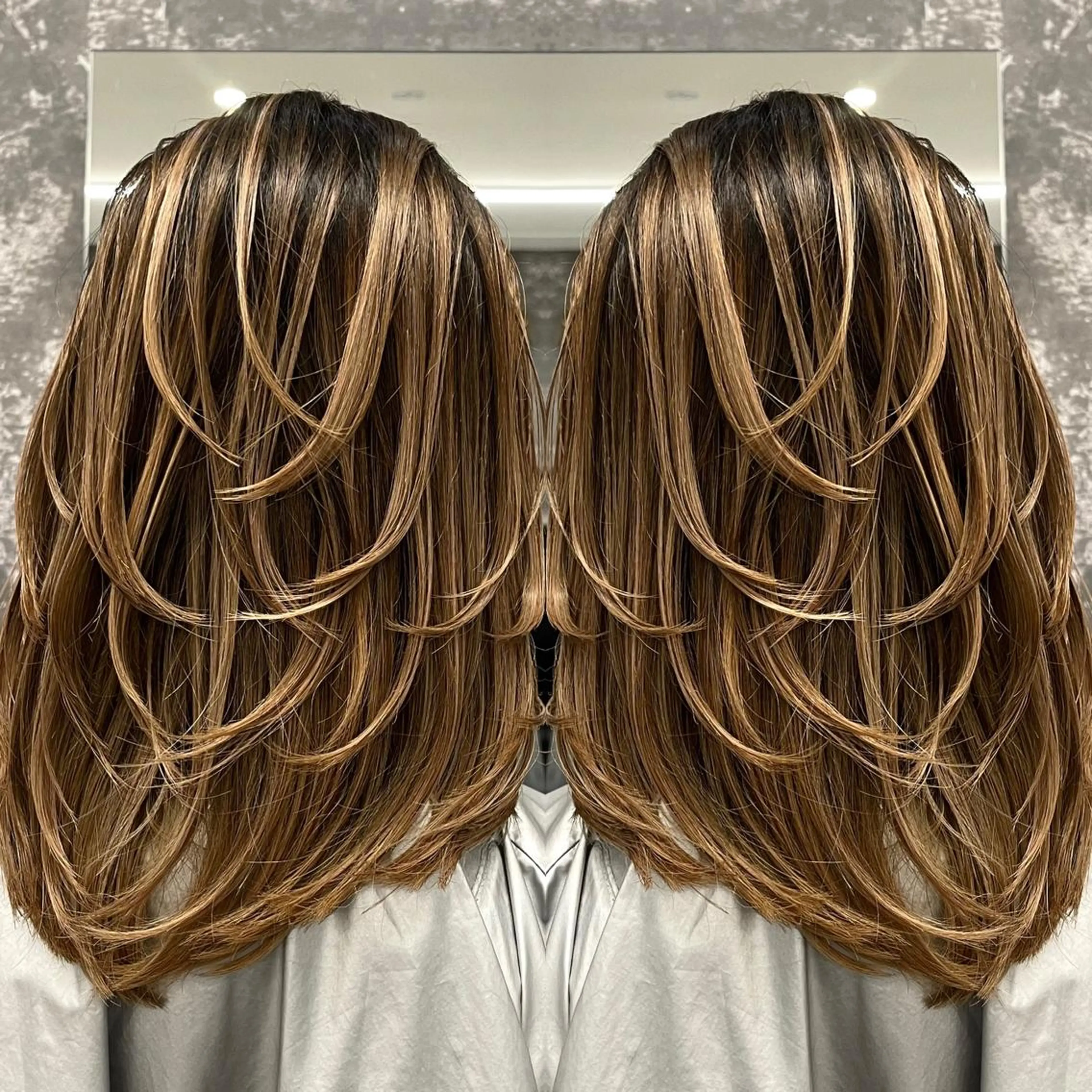 ミディアム カラー ヘアアレンジ バレイヤージュ デザインカラー ハイライトカラー 外国人風カラー ハイライト アンドウ ユウ/ レイヤーカット/韓国のヘアスタイル