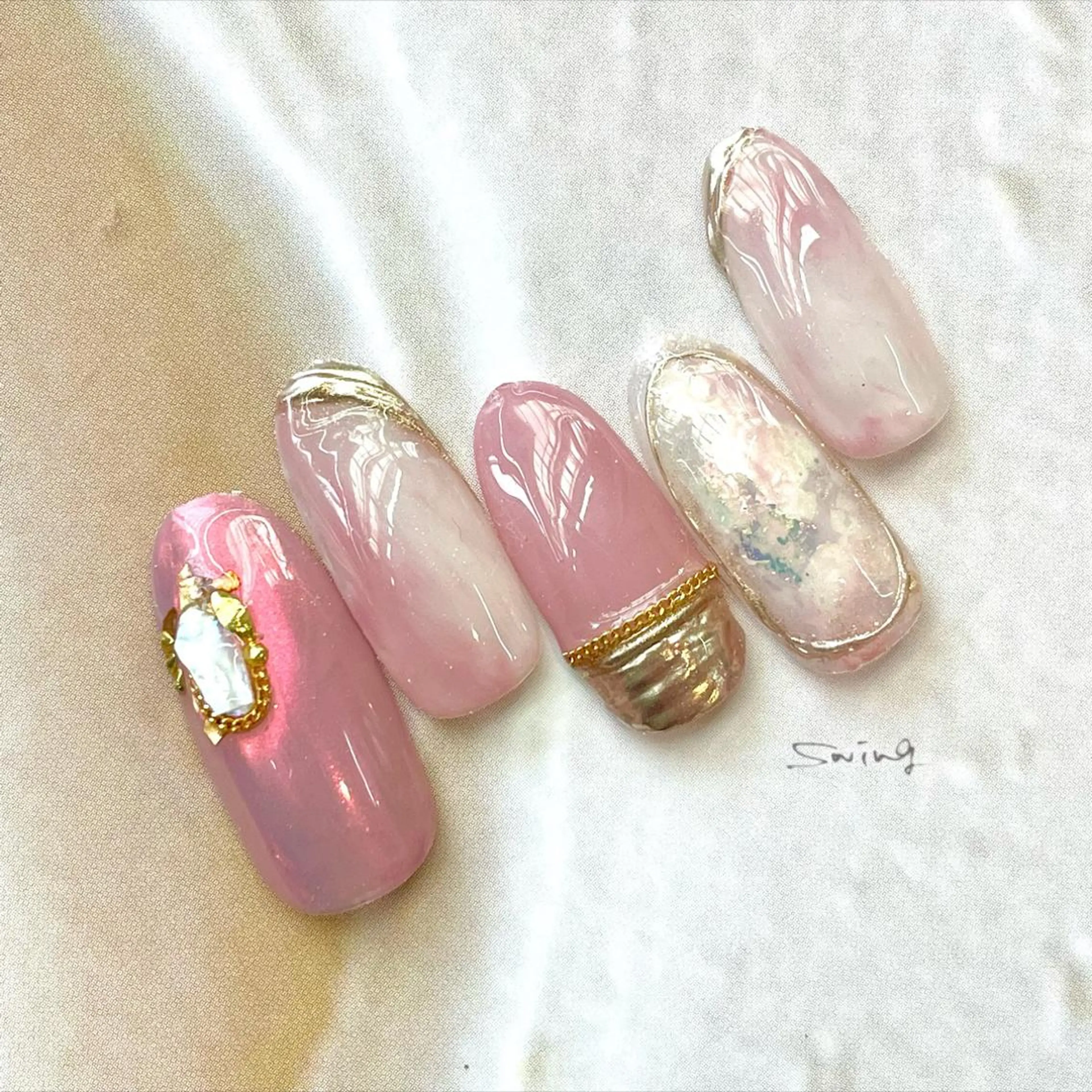 ネイル ニュアンスネイル SWING Nail Salon所属・Yoshida Takakoのネイルデザイン