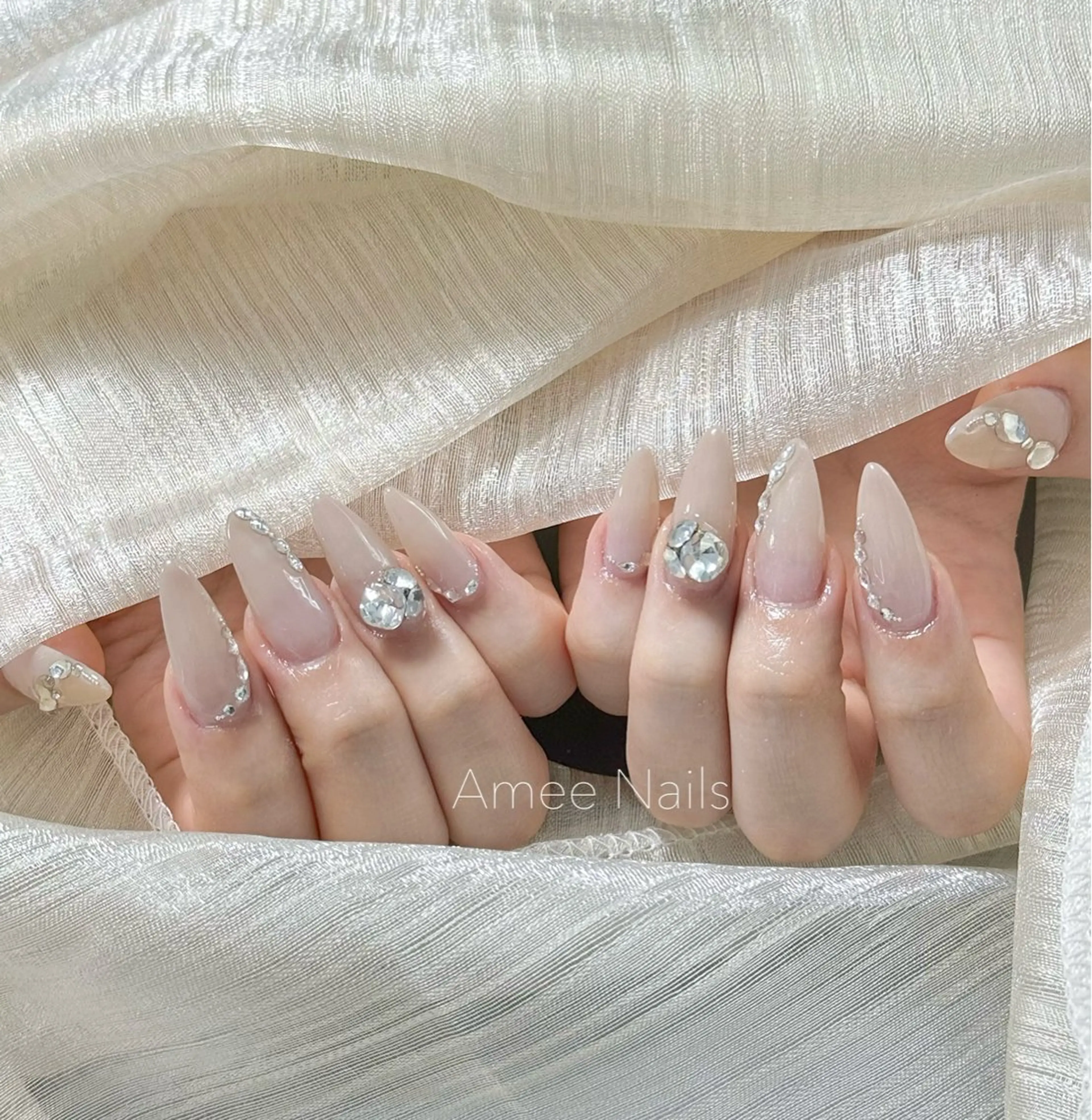 ネイル オーロラネイル クリアネイル フラッシュネイル ジェルネイル グラデーション Amee Nail Salonのネイルデザイン