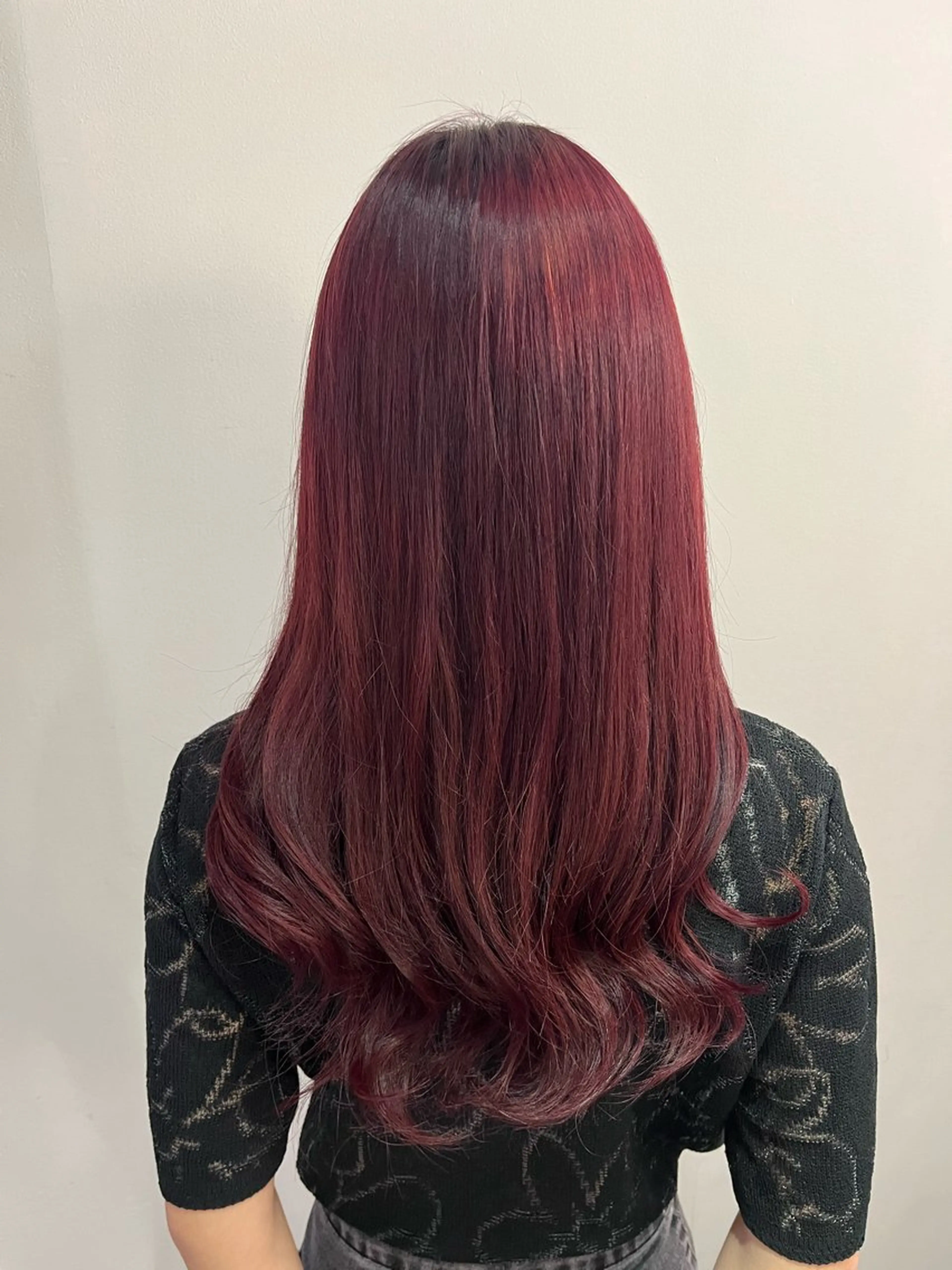 ミディアム 赤みなしカラー/梅田 /レイヤー/IORIのヘアスタイル