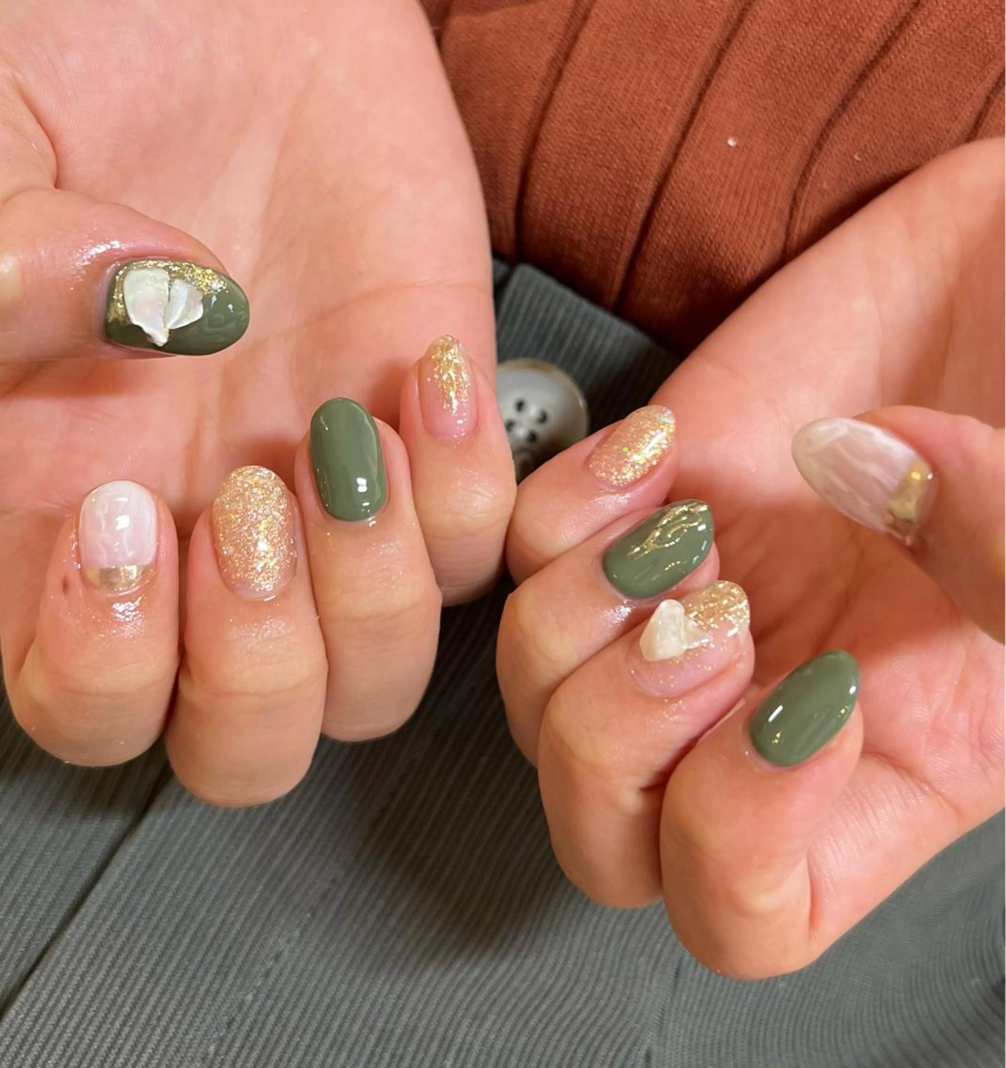 ネイル オーロラネイル ジェルネイル 韓国ネイル マグネットネイル ミラーネイル ちゅるんネイル🪄 耳ツボジュエリー🔗のネイルデザイン